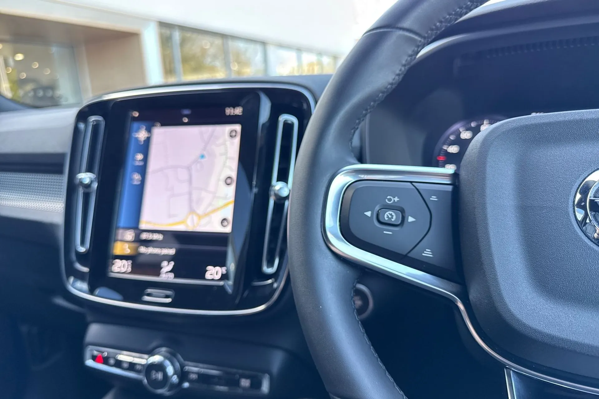 Volvo XC40 thumbnail image number 36