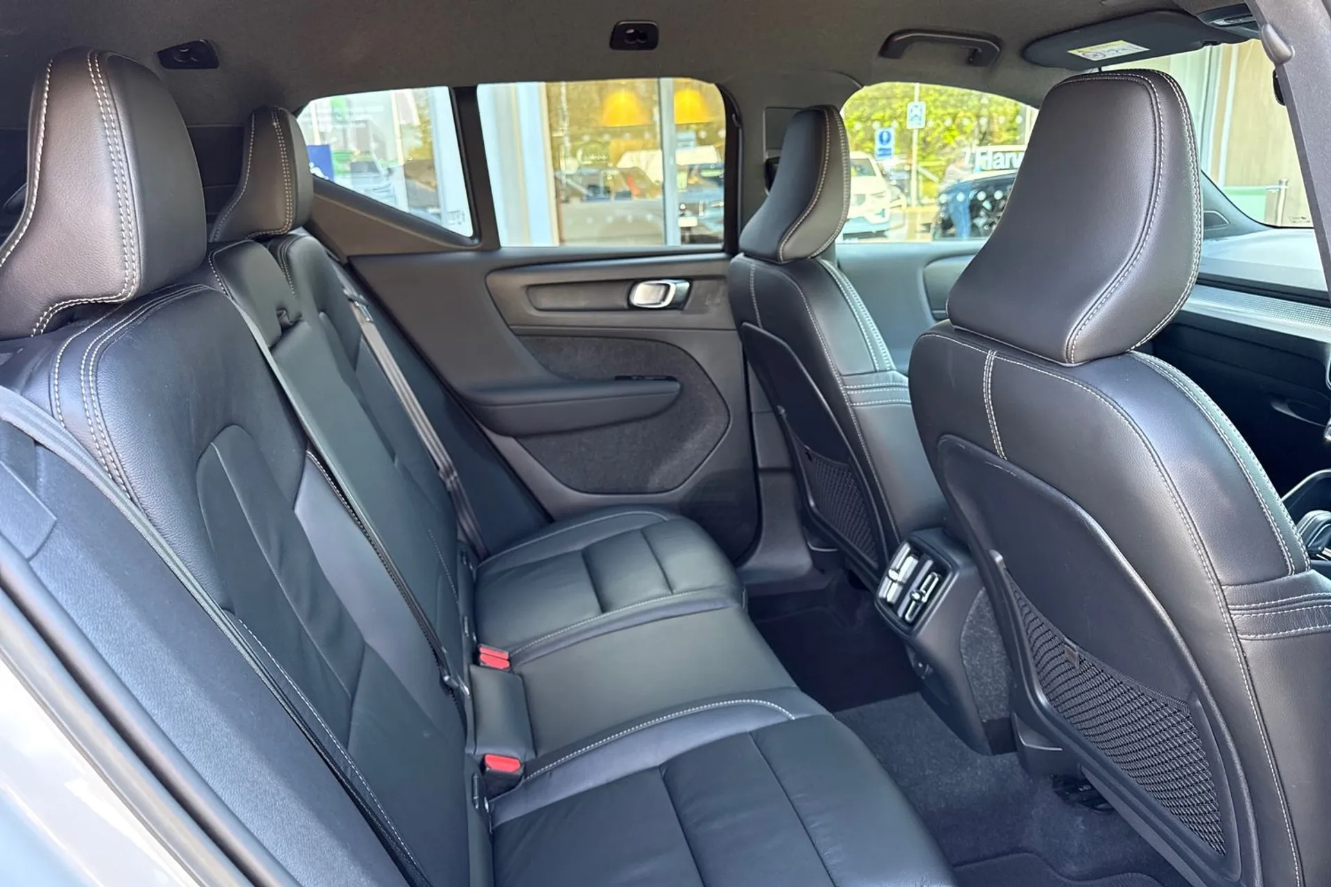 Volvo XC40 thumbnail image number 23