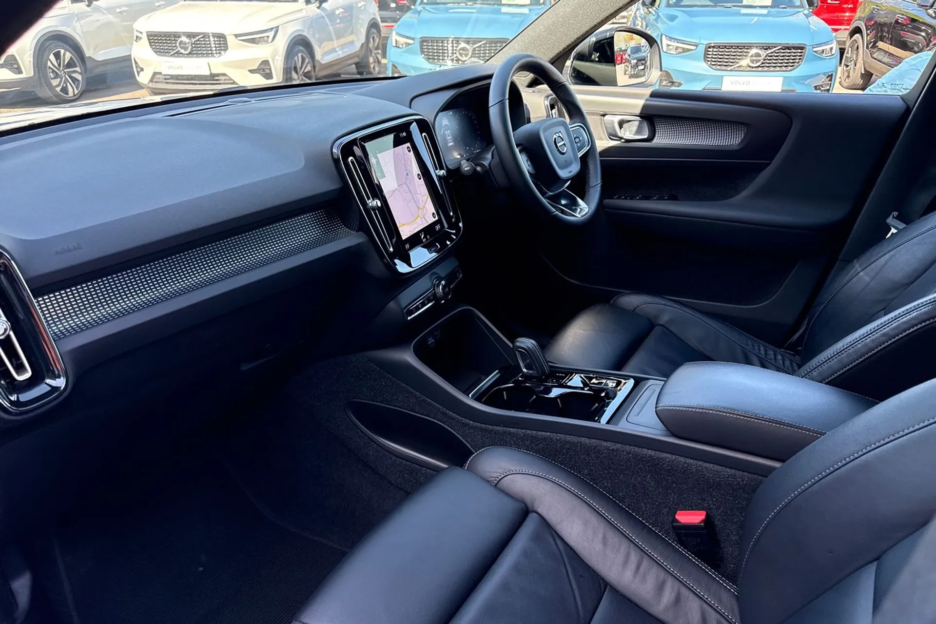 Volvo XC40 thumbnail image number 27