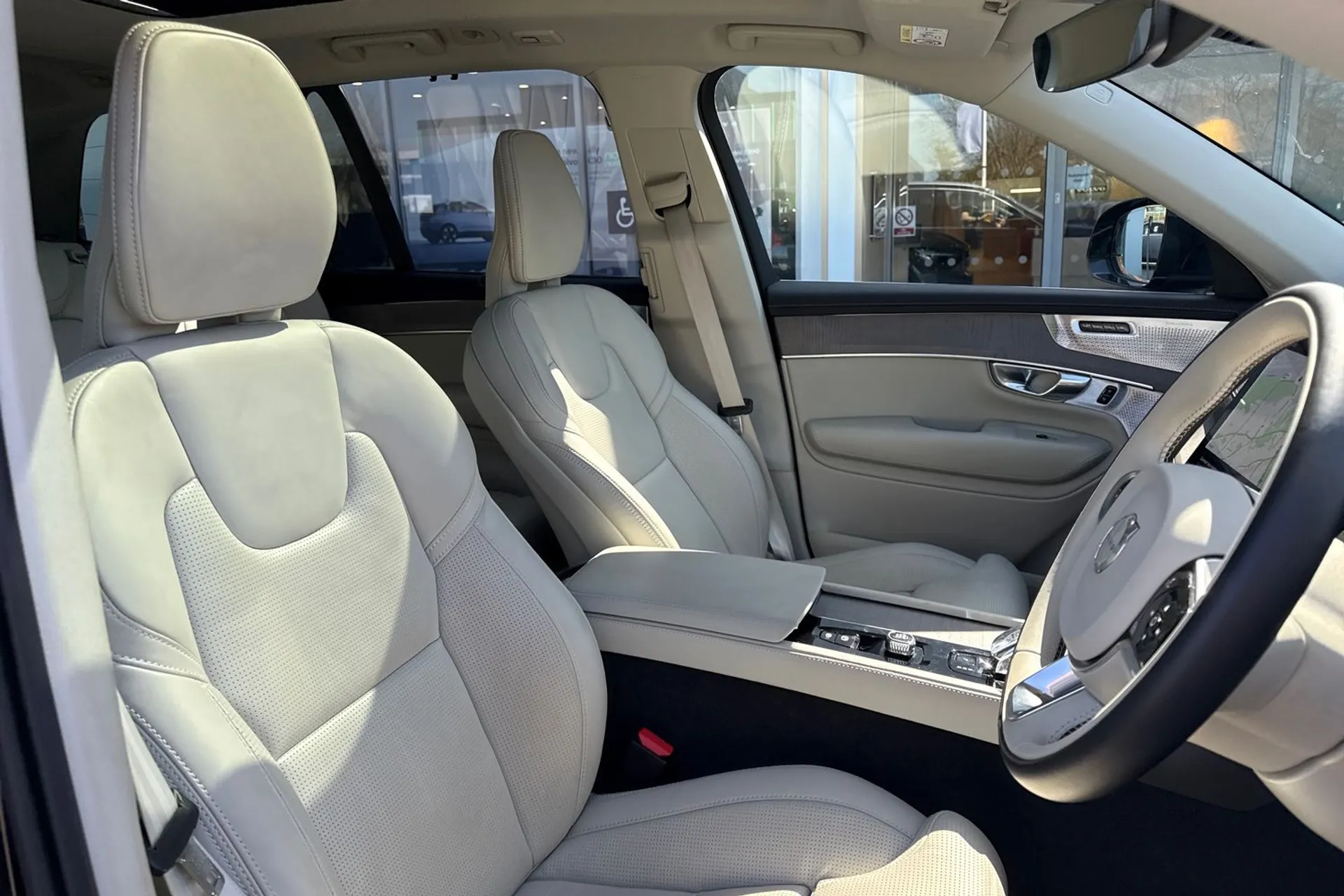 Volvo XC90 thumbnail image number 28