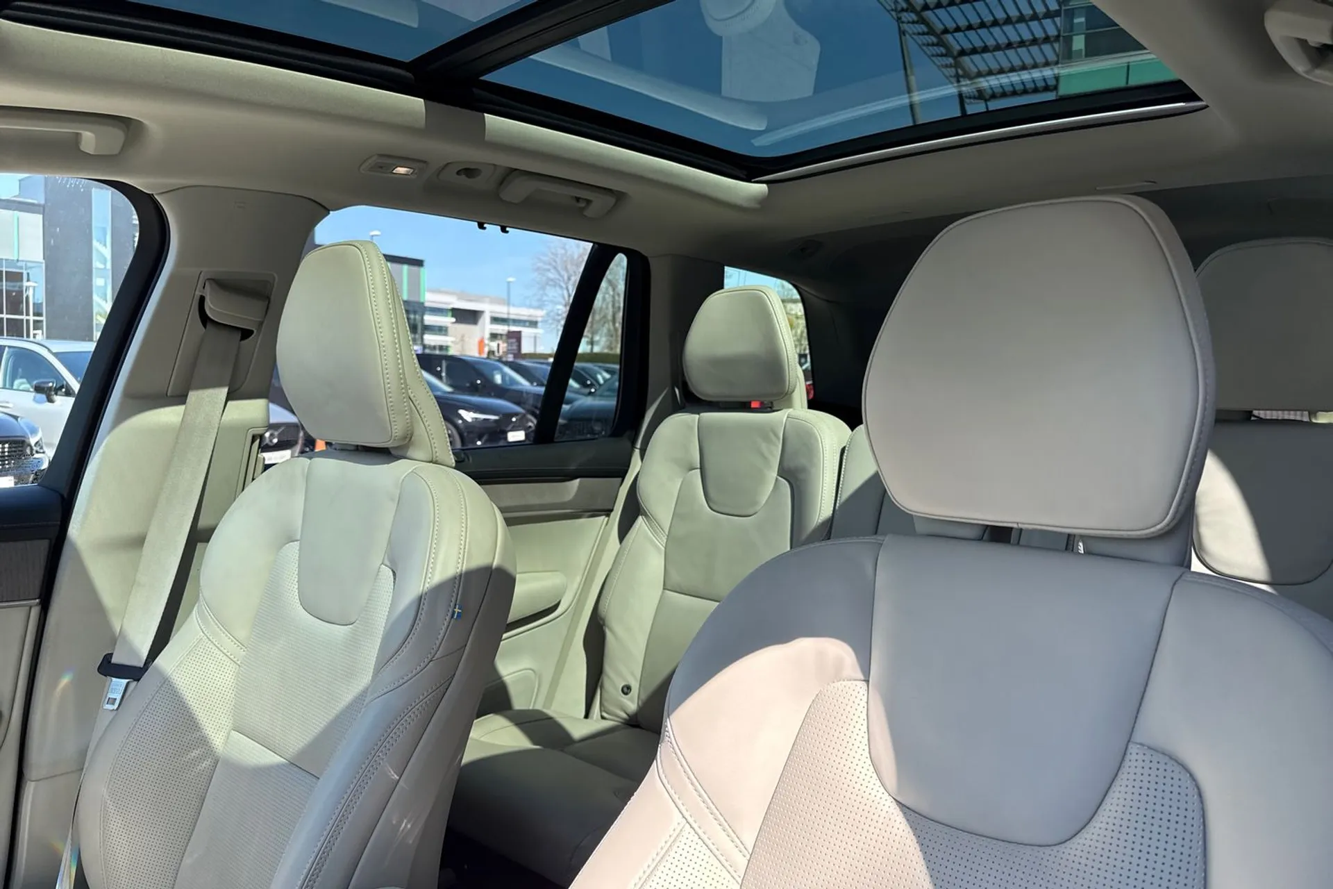 Volvo XC90 thumbnail image number 31