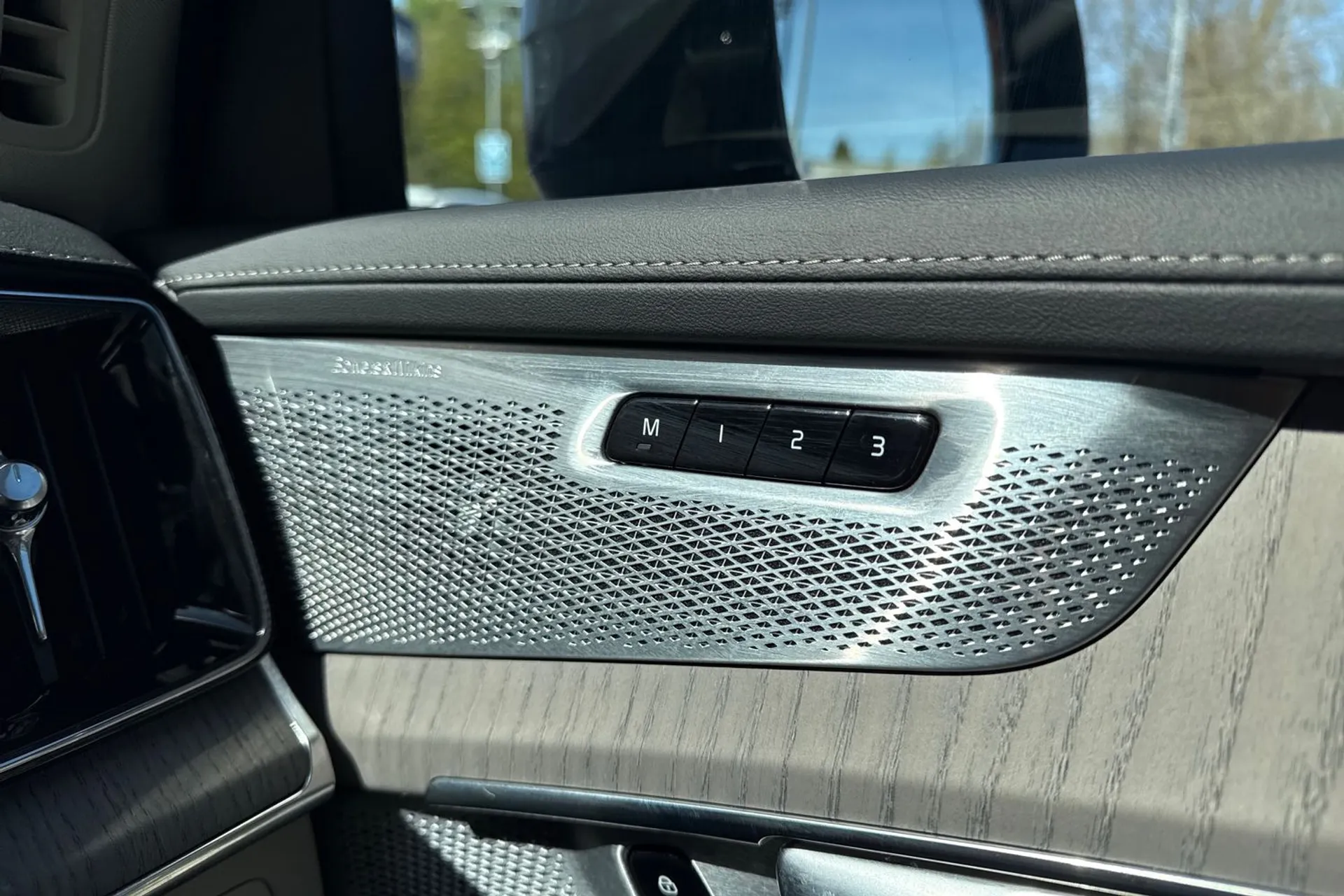 Volvo XC90 thumbnail image number 44