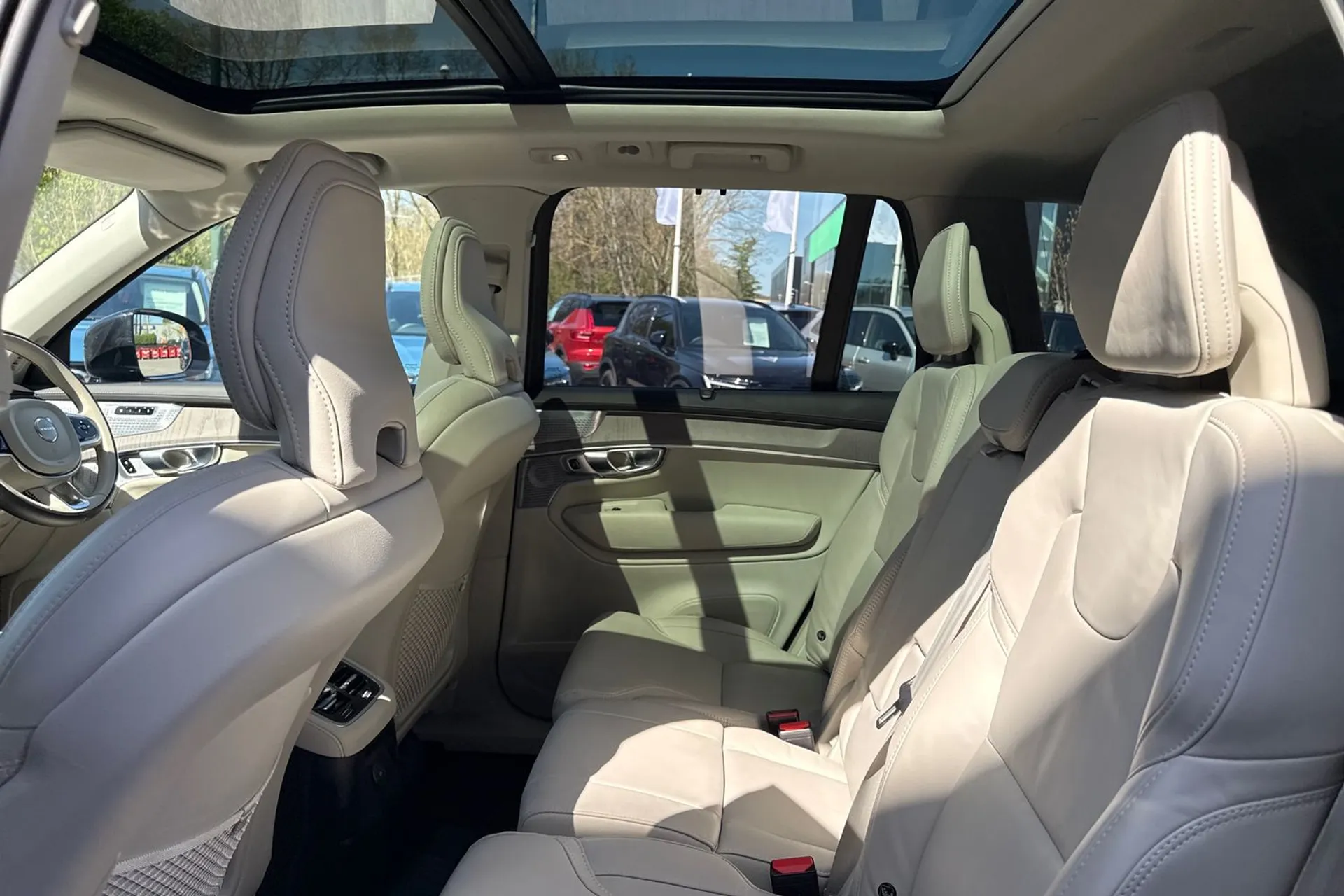 Volvo XC90 thumbnail image number 32