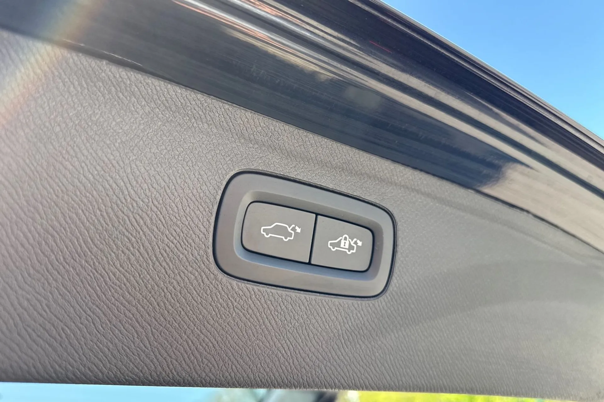 Volvo XC90 thumbnail image number 22