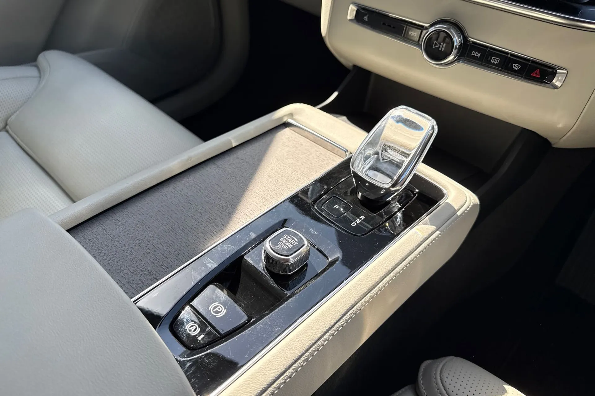 Volvo XC90 thumbnail image number 45