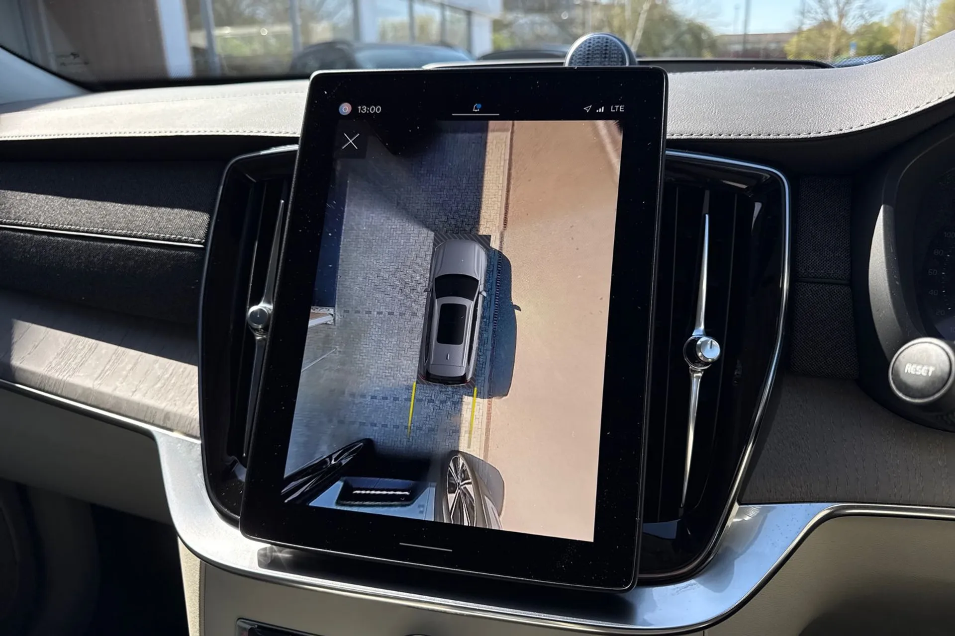 Volvo XC90 thumbnail image number 4