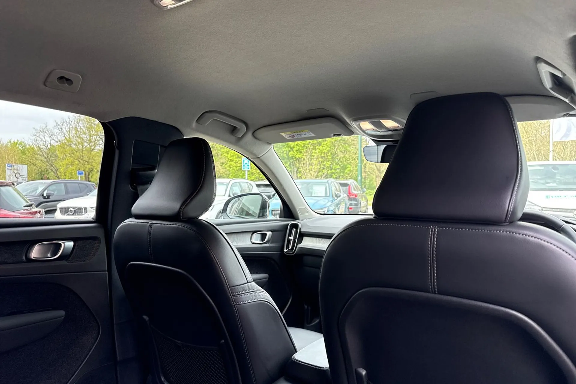 Volvo XC40 thumbnail image number 24