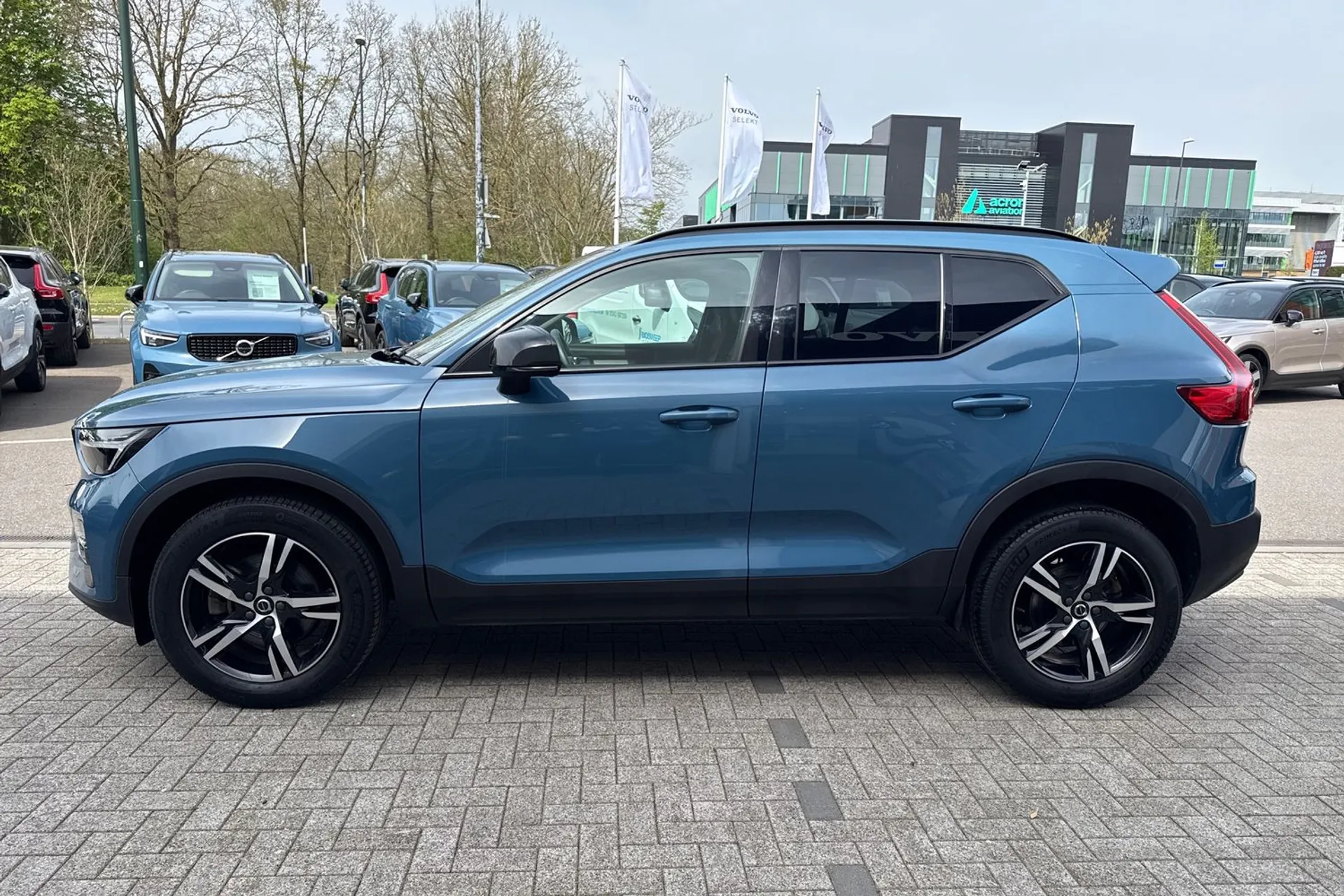 Volvo XC40 thumbnail image number 11