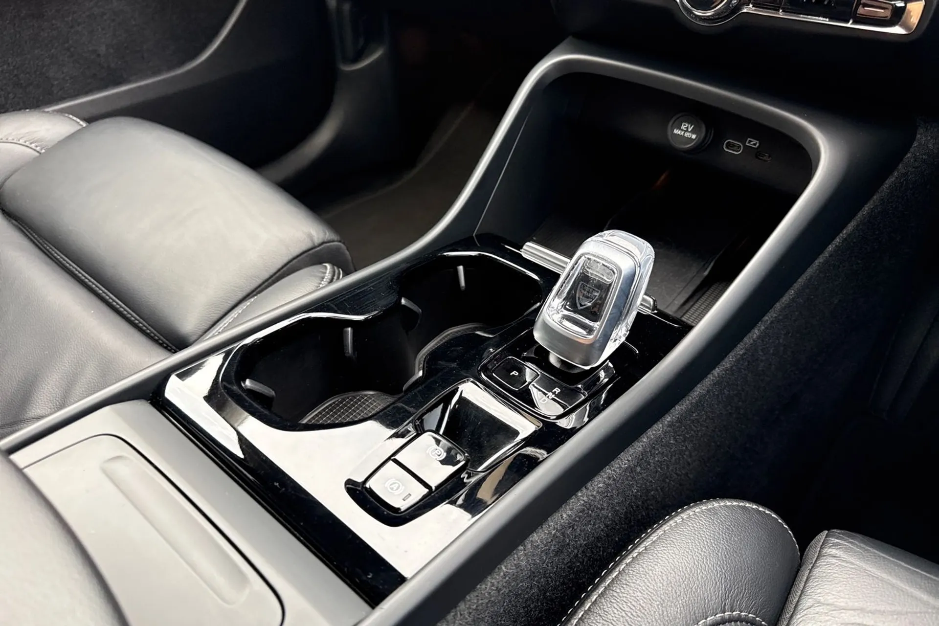 Volvo XC40 thumbnail image number 42