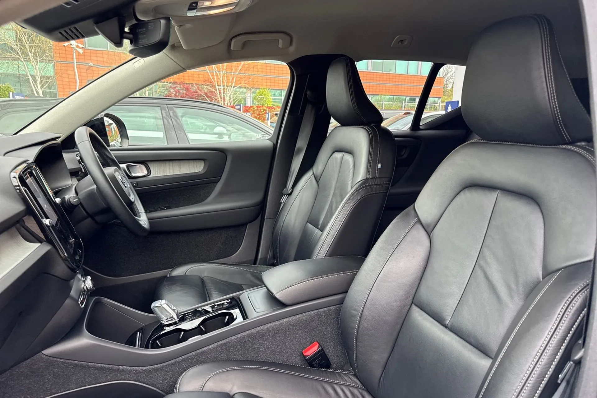 Volvo XC40 thumbnail image number 28