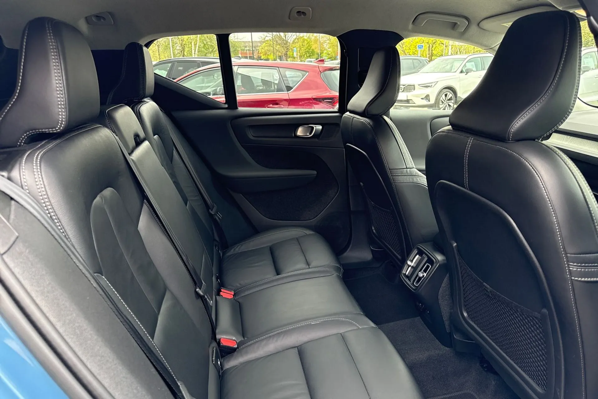 Volvo XC40 thumbnail image number 23