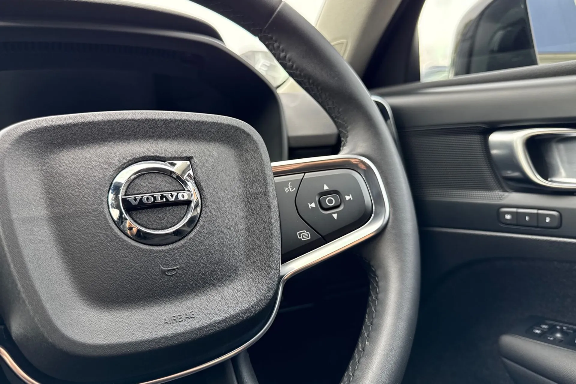 Volvo XC40 thumbnail image number 37