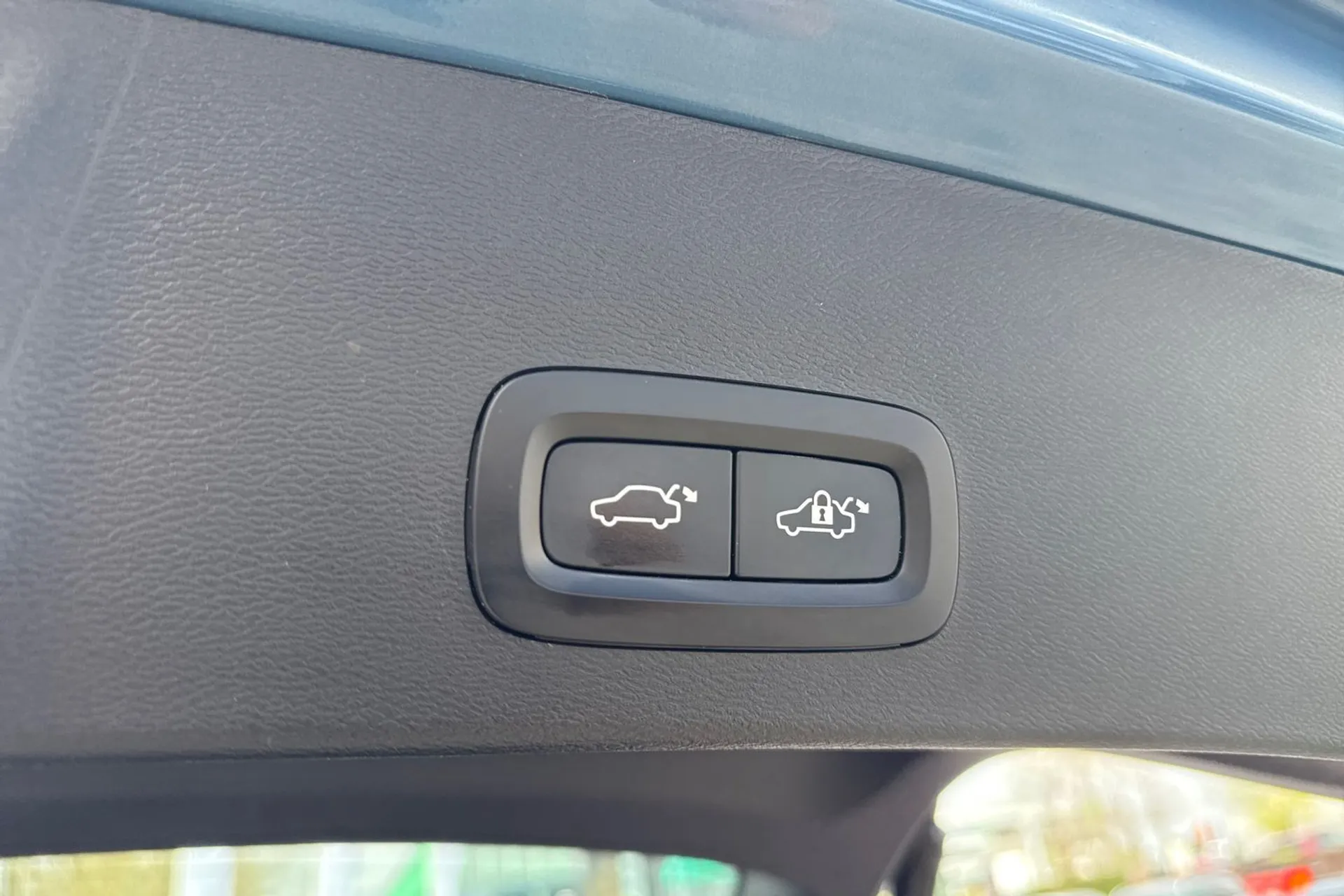 Volvo XC40 thumbnail image number 21