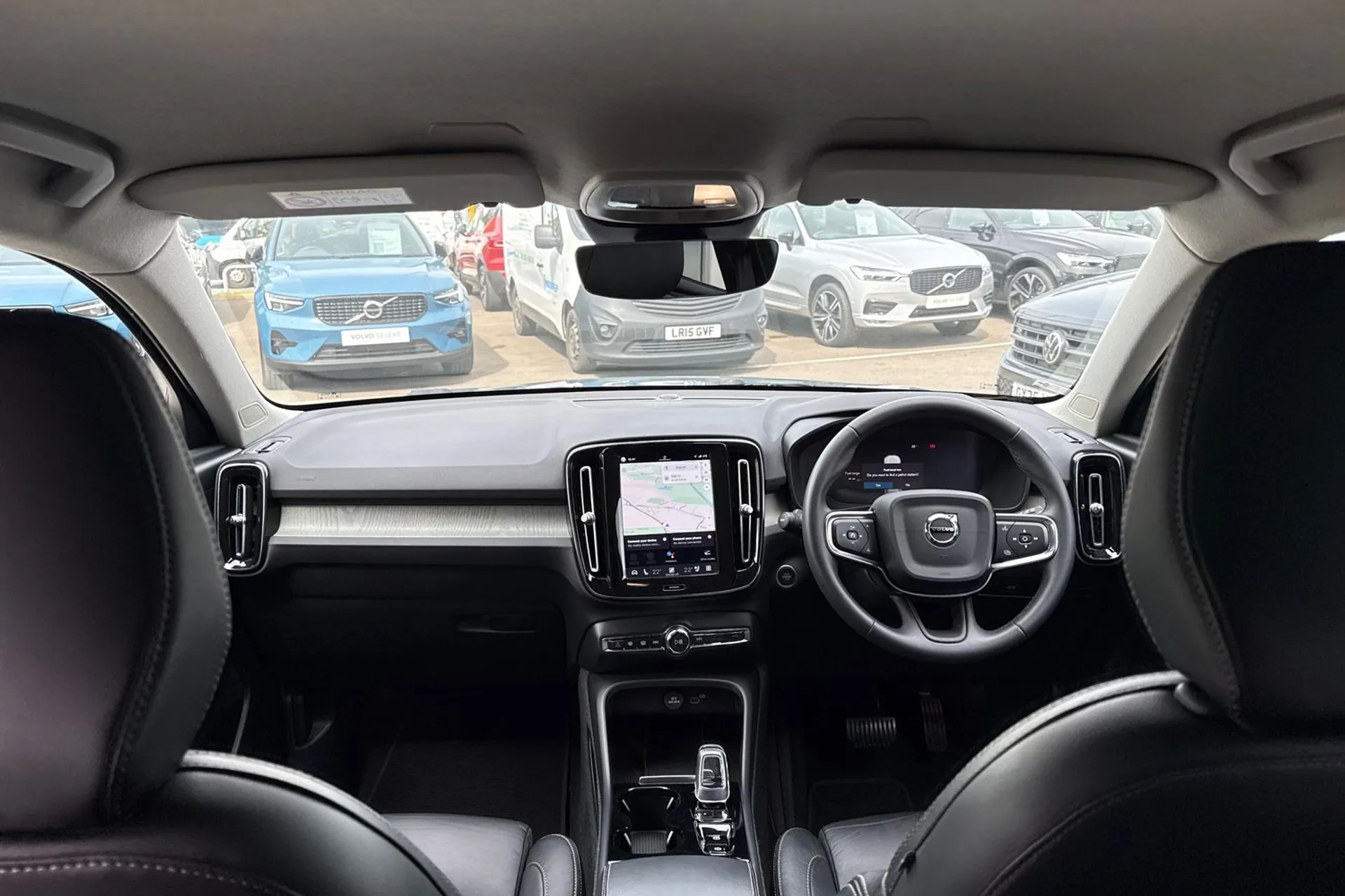 Volvo XC40 thumbnail image number 3