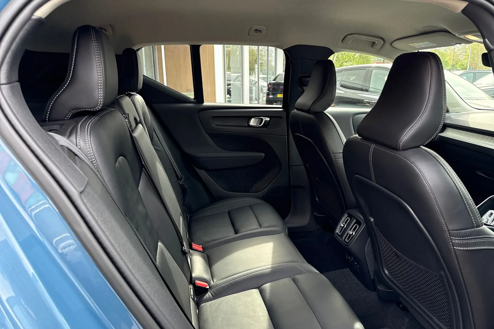 Volvo XC40 thumbnail image number 23