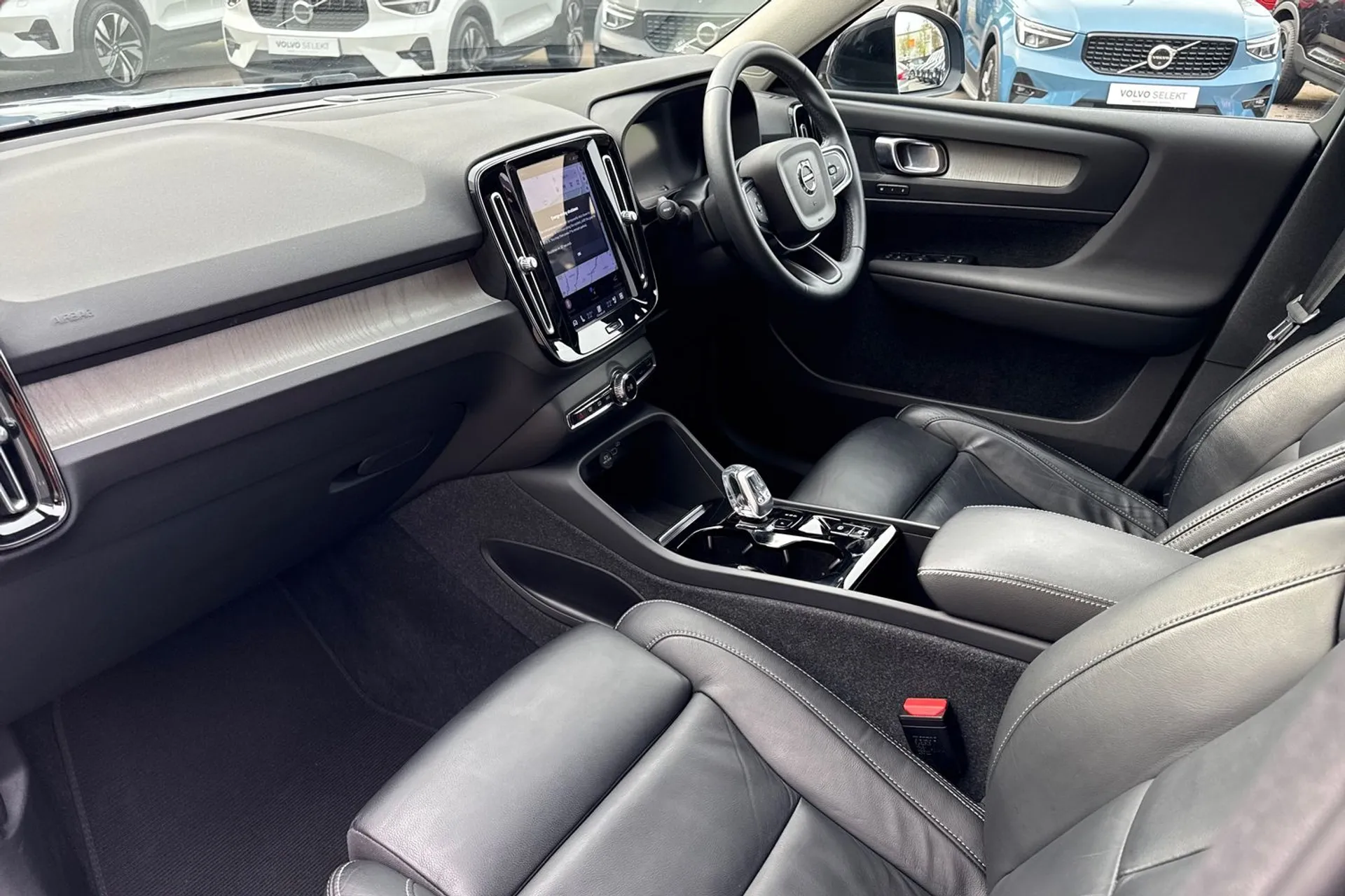 Volvo XC40 thumbnail image number 27