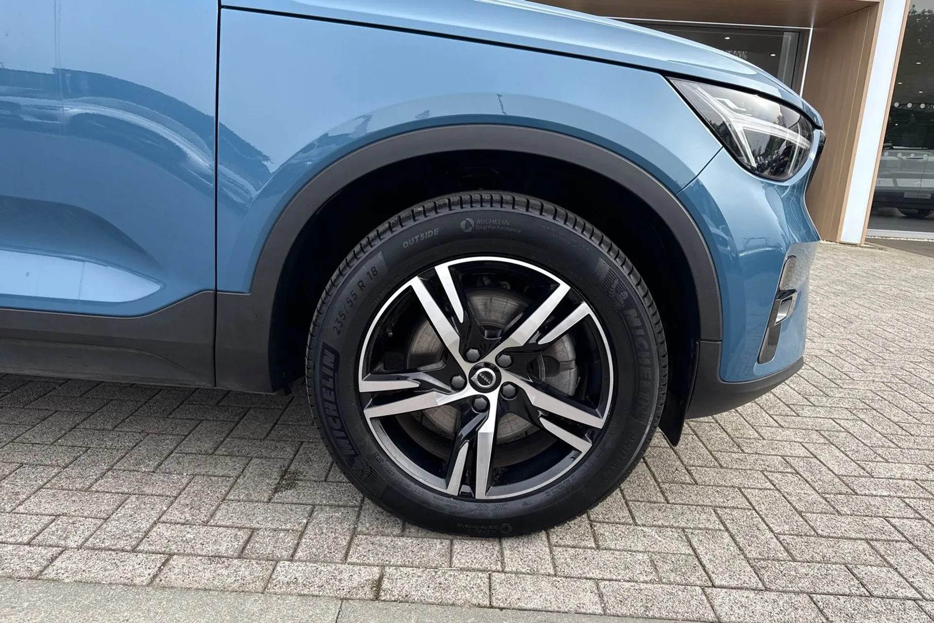 Volvo XC40 thumbnail image number 14