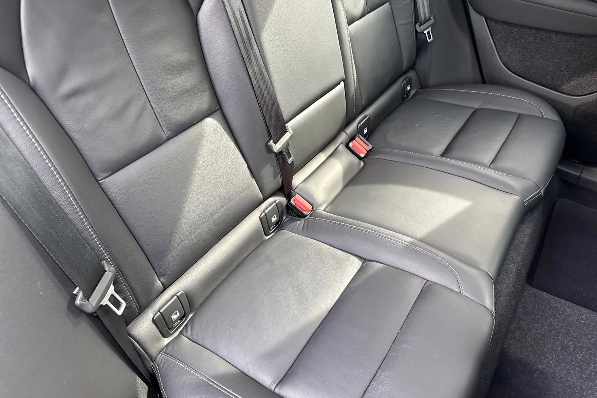 Volvo XC40 thumbnail image number 25