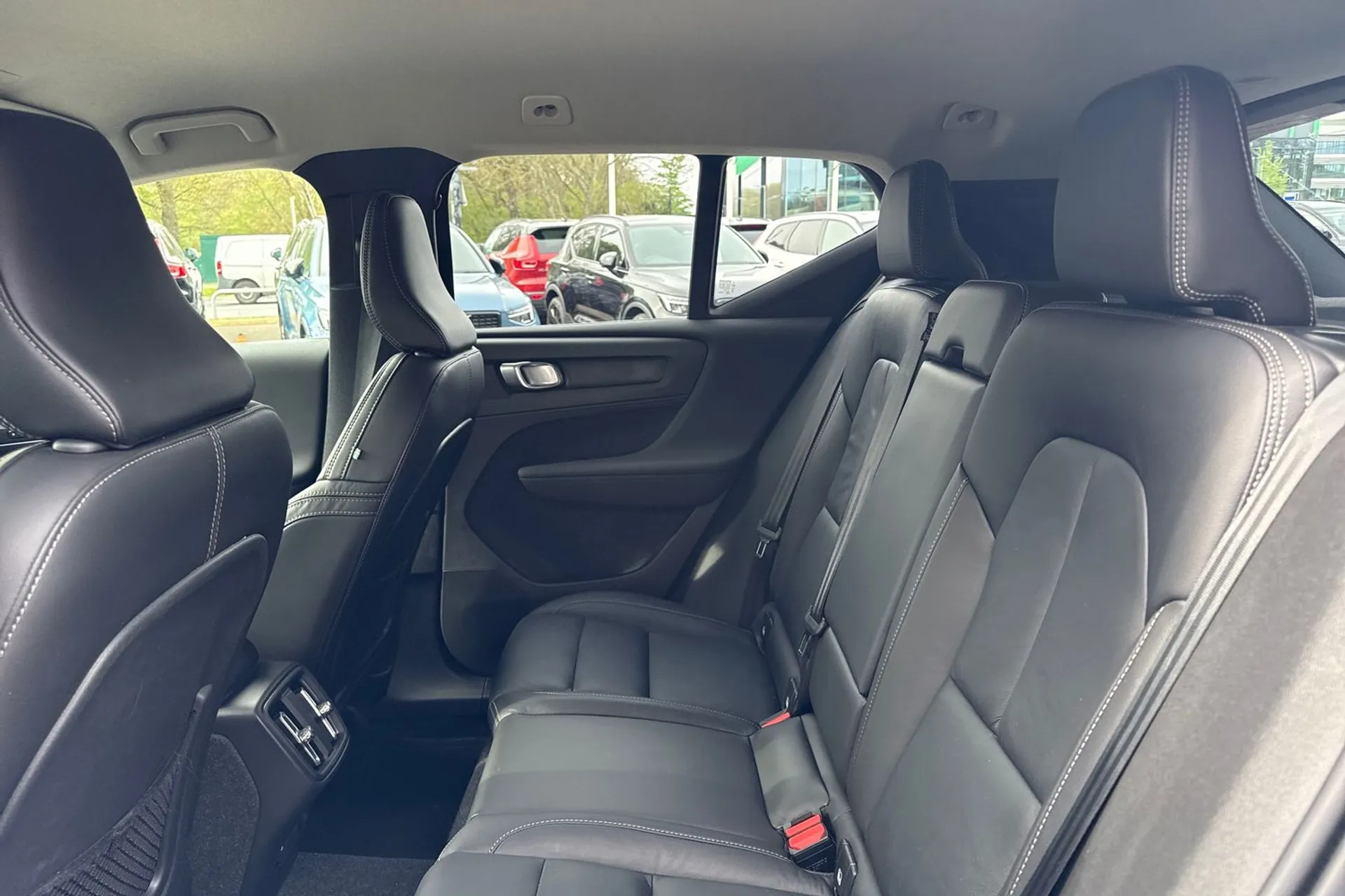 Volvo XC40 thumbnail image number 30