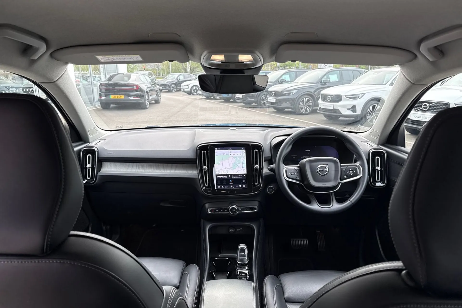 Volvo XC40 thumbnail image number 3