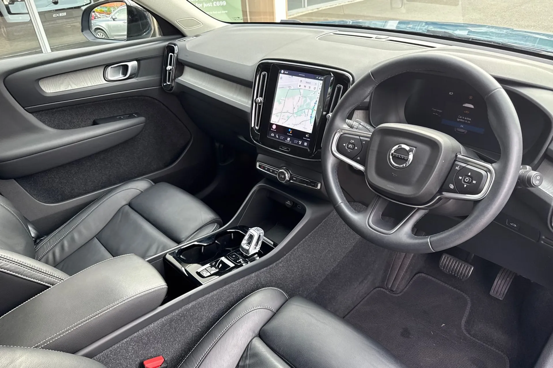 Volvo XC40 thumbnail image number 6