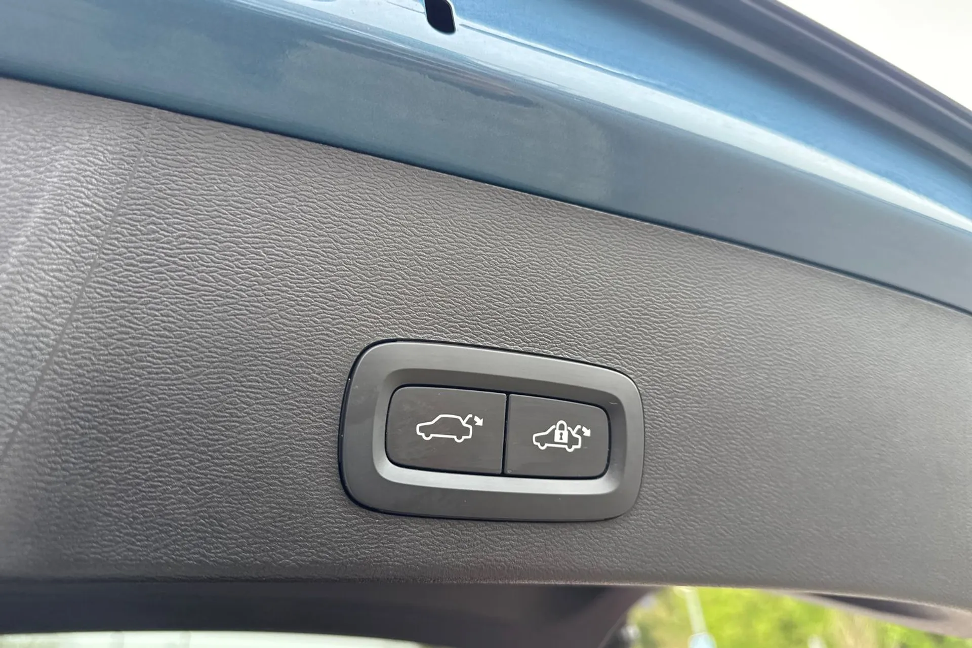 Volvo XC40 thumbnail image number 21