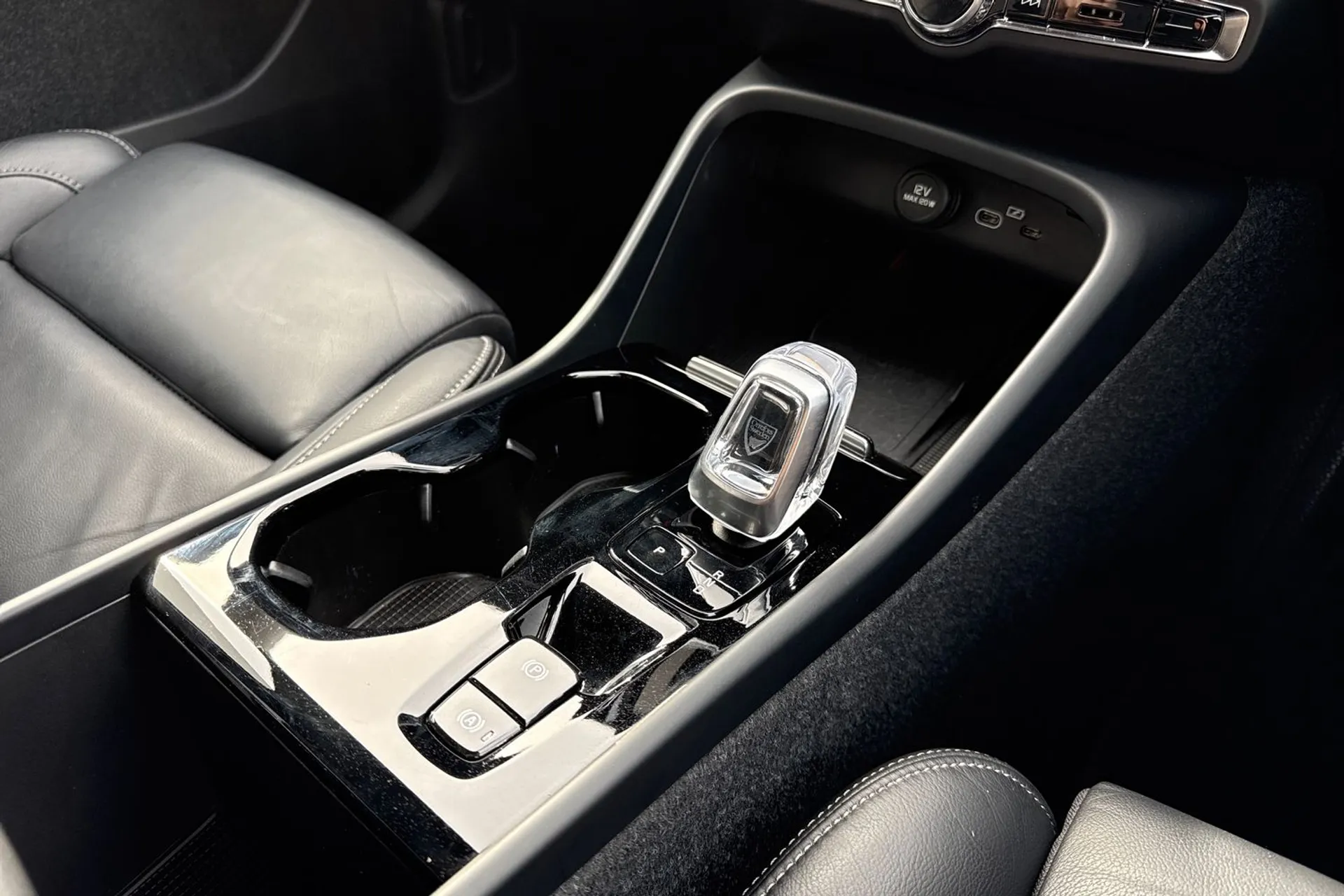 Volvo XC40 thumbnail image number 42