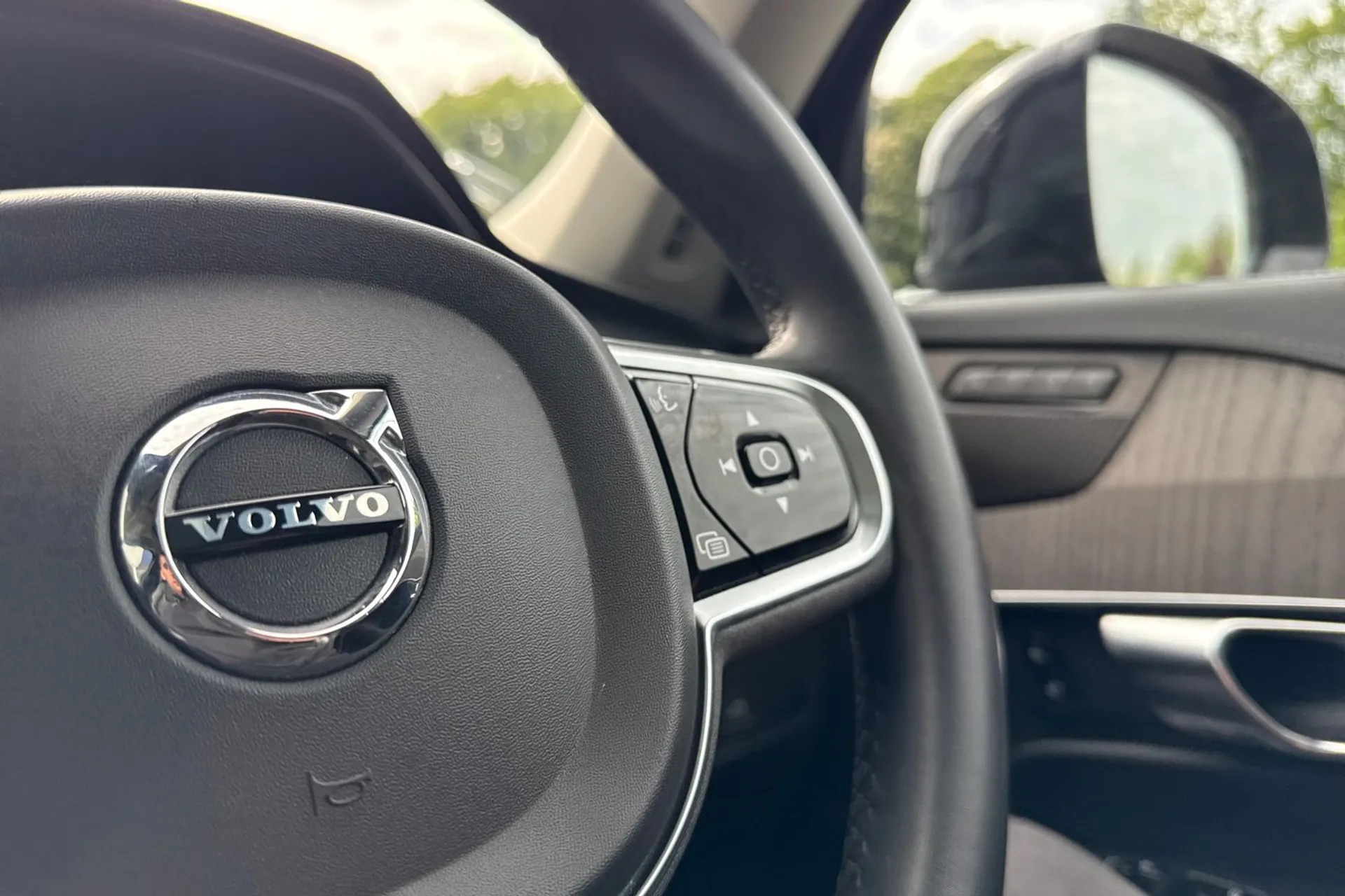 Volvo XC90 thumbnail image number 39