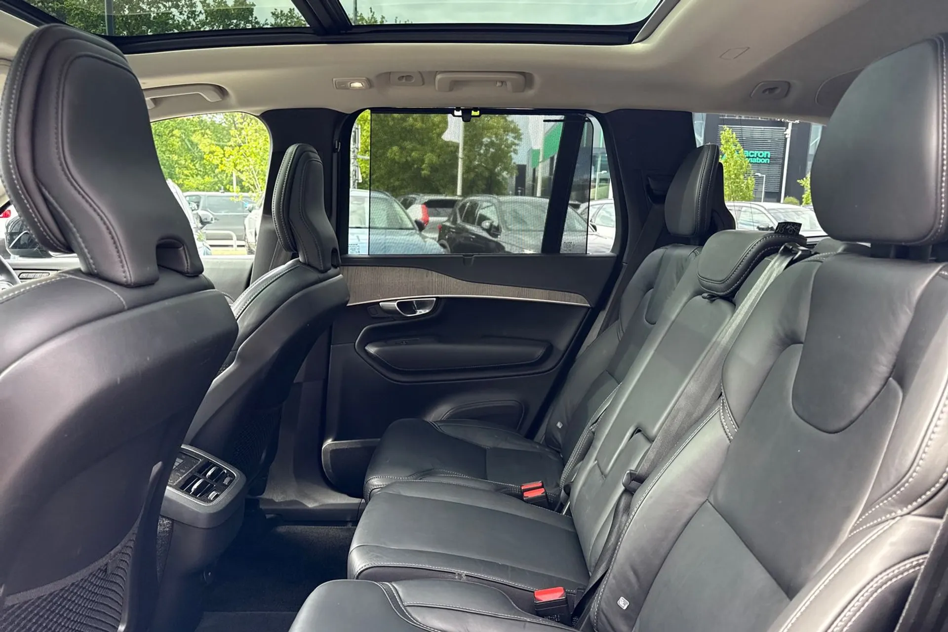Volvo XC90 thumbnail image number 32