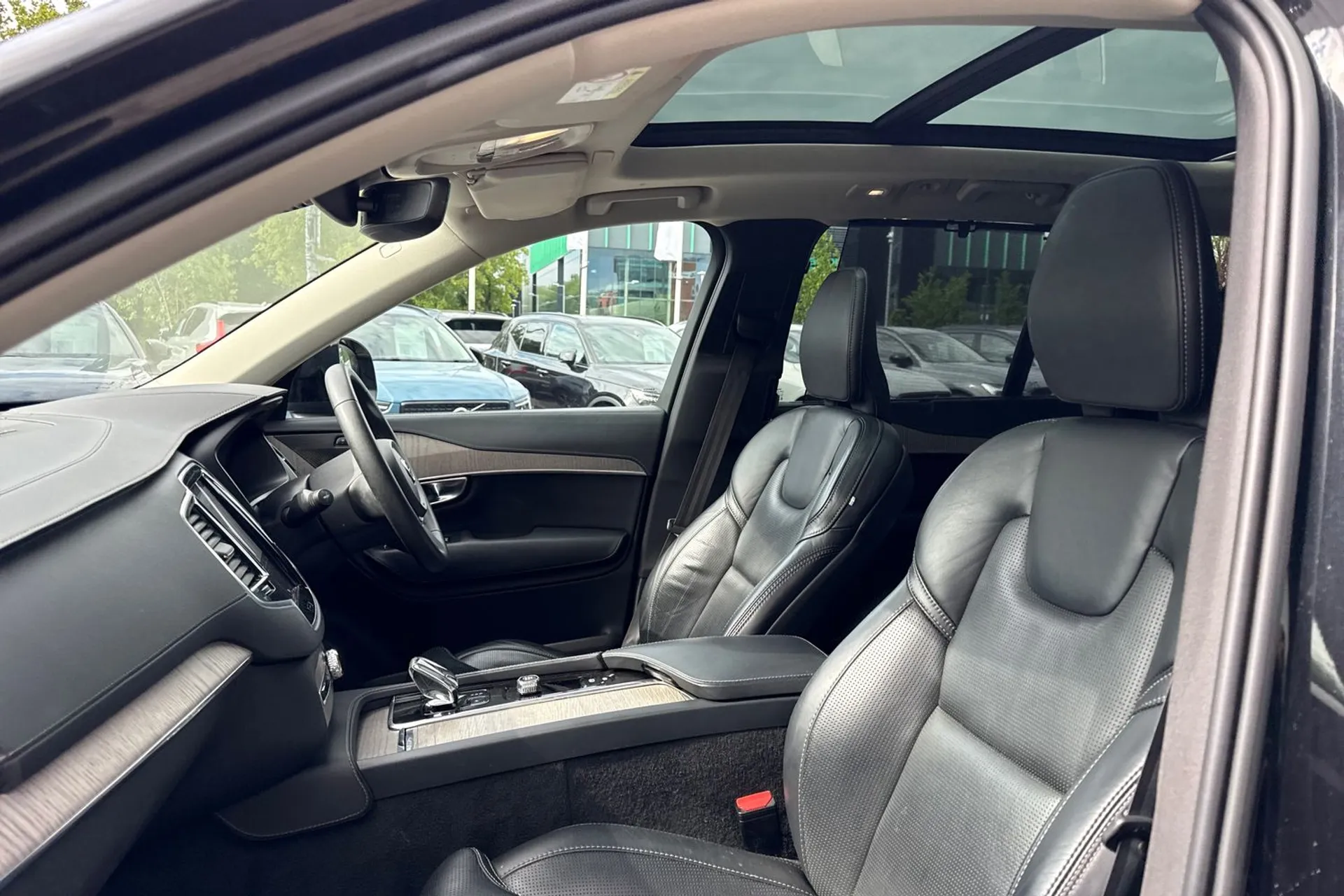 Volvo XC90 thumbnail image number 30