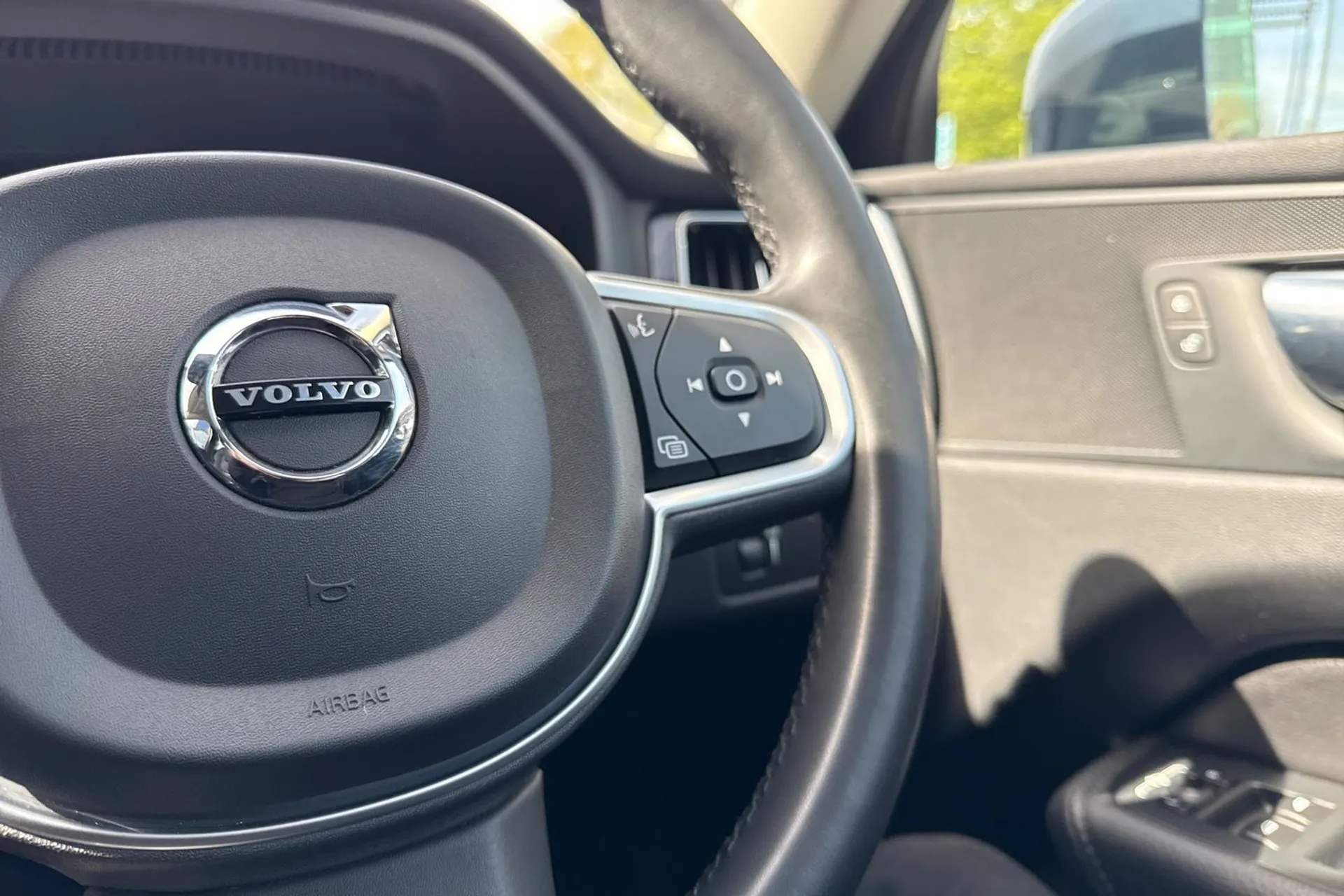 Volvo XC60 thumbnail image number 37