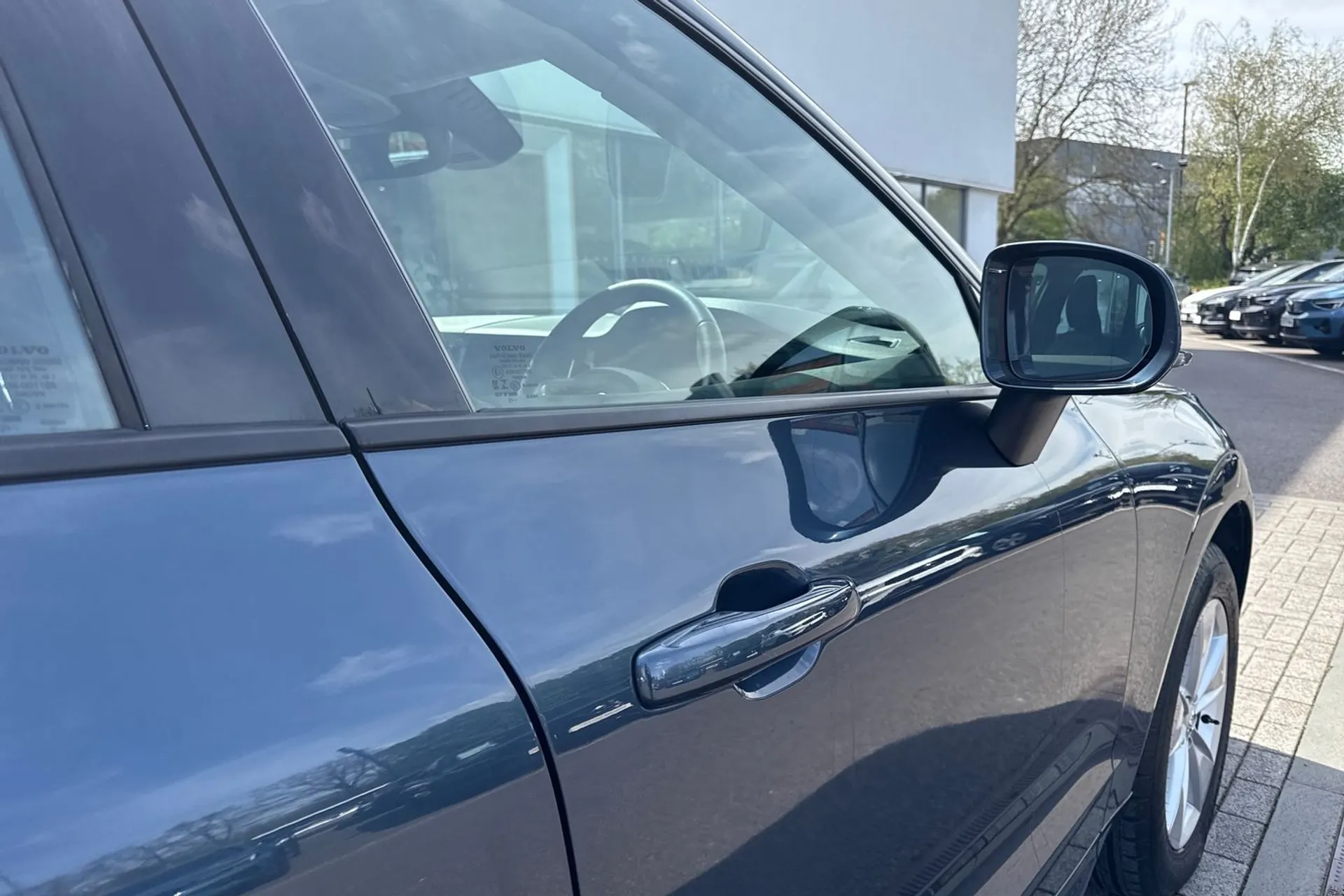 Volvo XC60 thumbnail image number 17