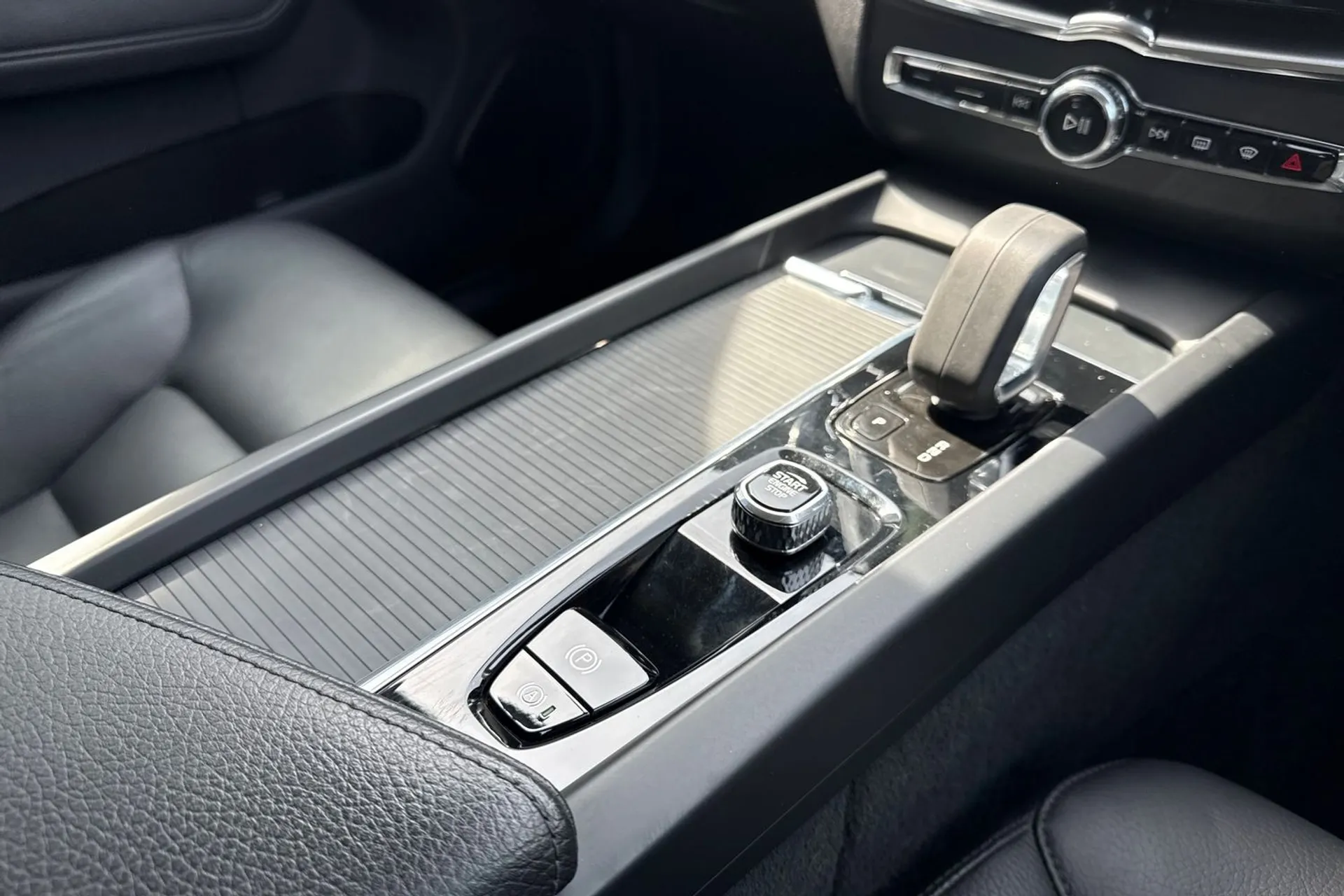 Volvo XC60 thumbnail image number 42