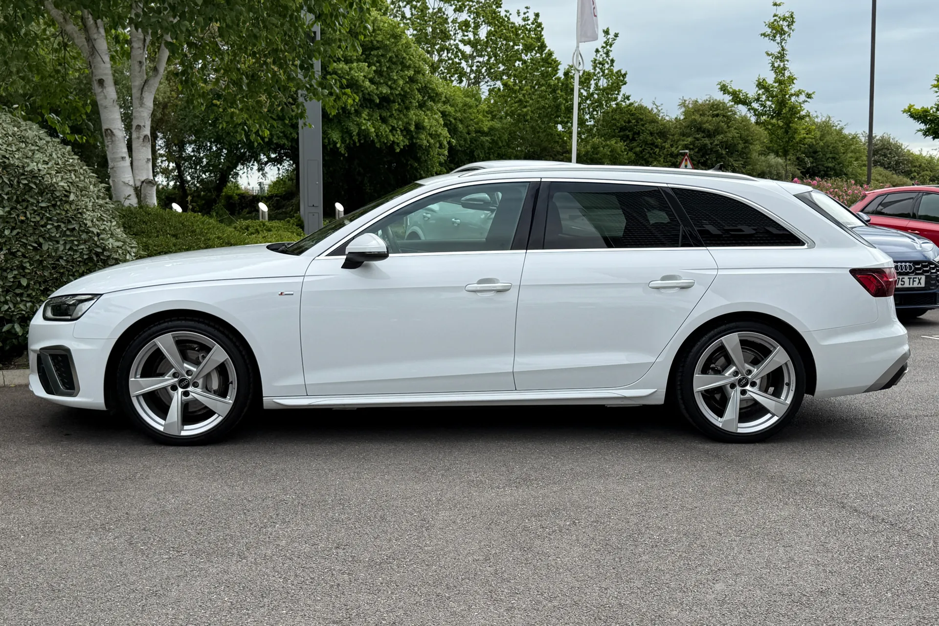 Audi A4 thumbnail image number 31