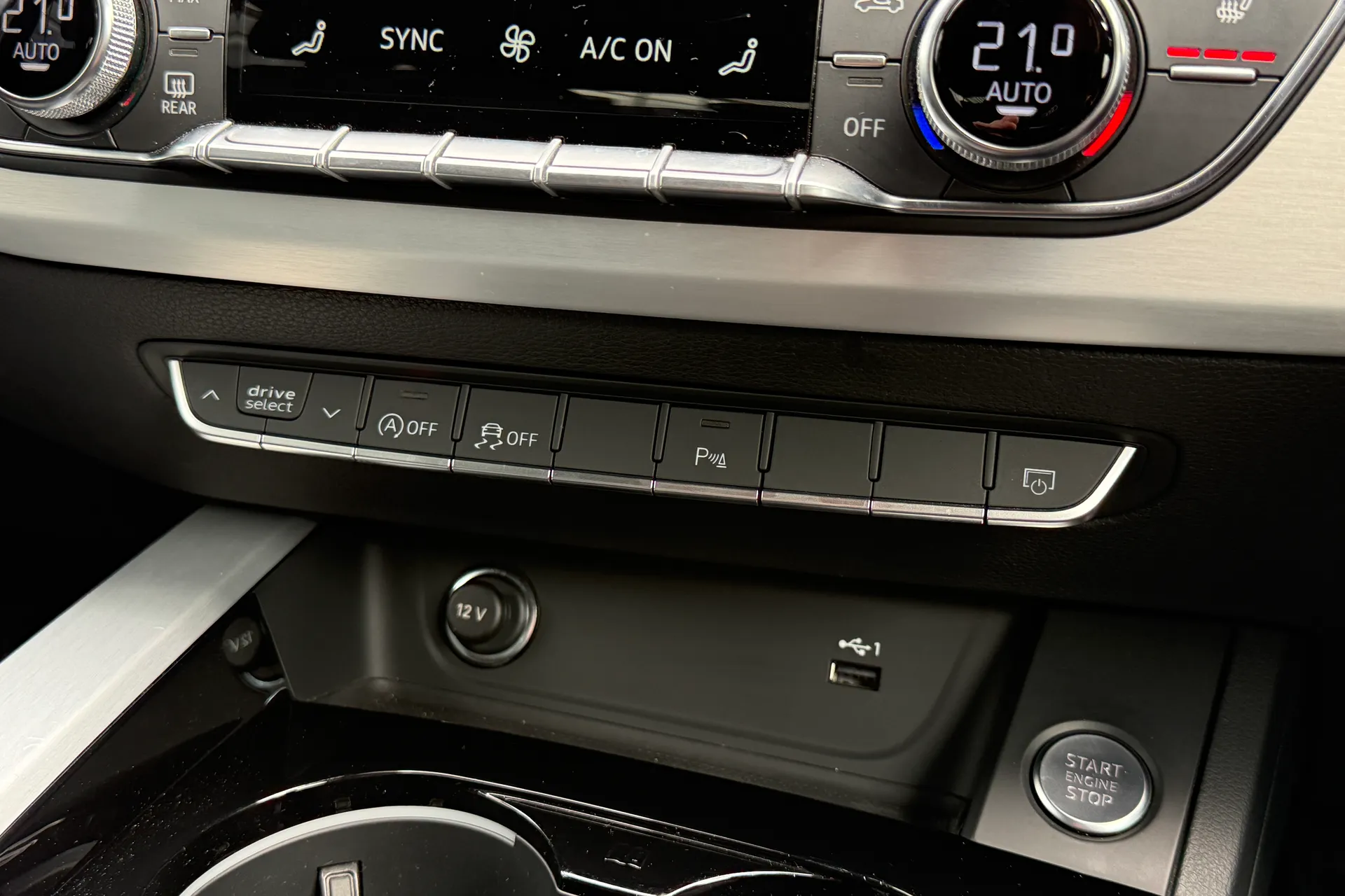 Audi A4 thumbnail image number 38