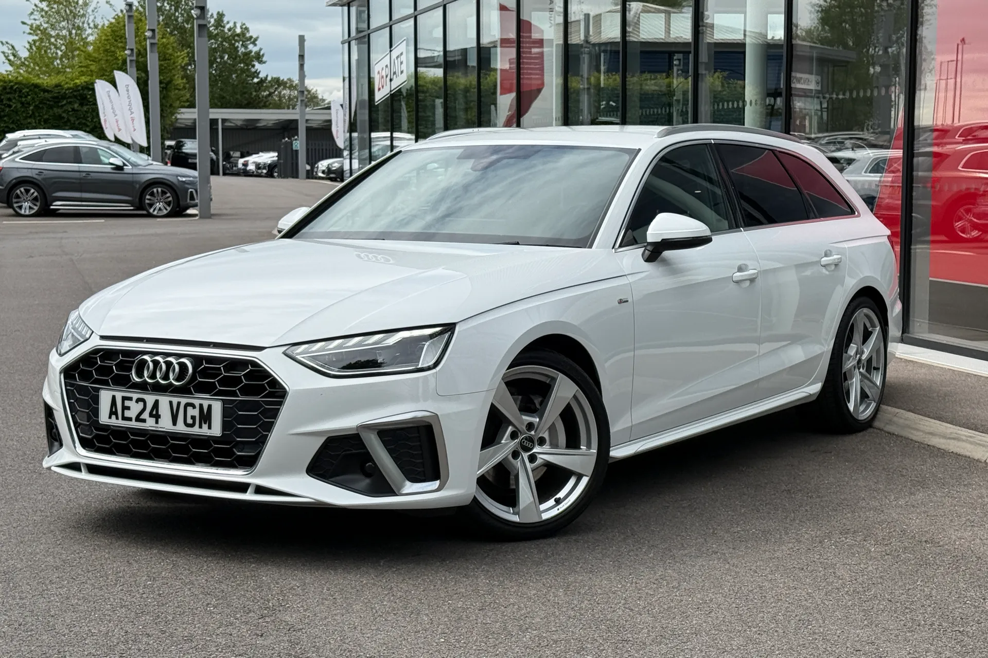 Audi A4 thumbnail image number 7