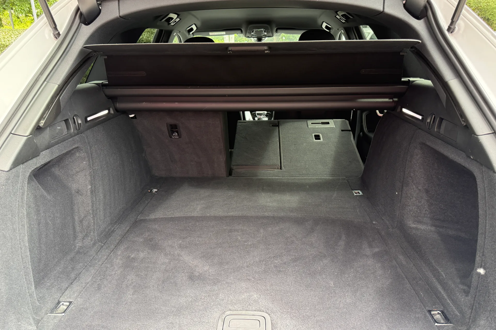 Audi A4 thumbnail image number 45
