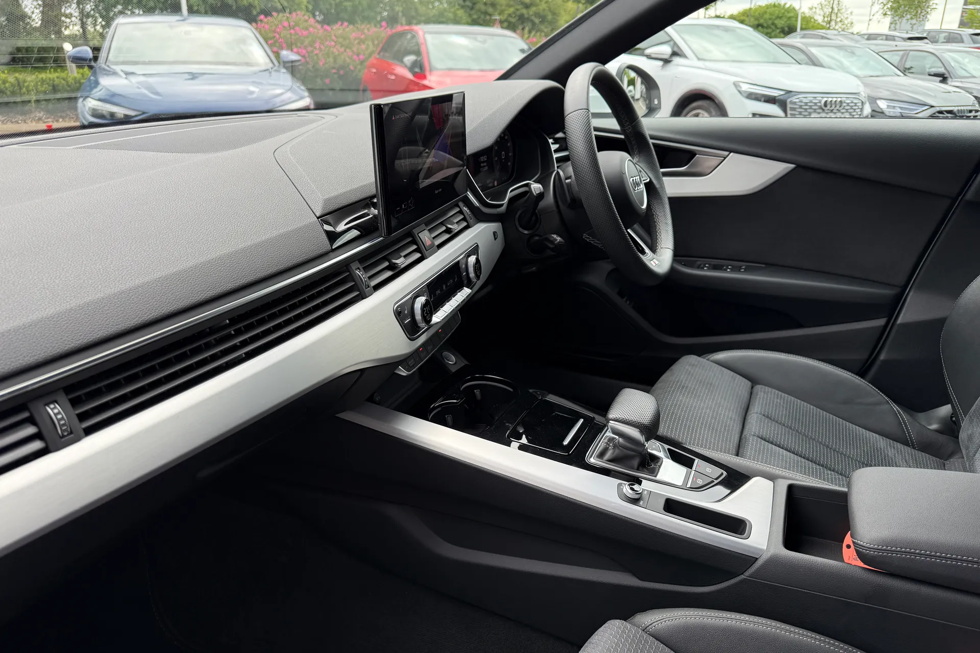 Audi A4 thumbnail image number 20