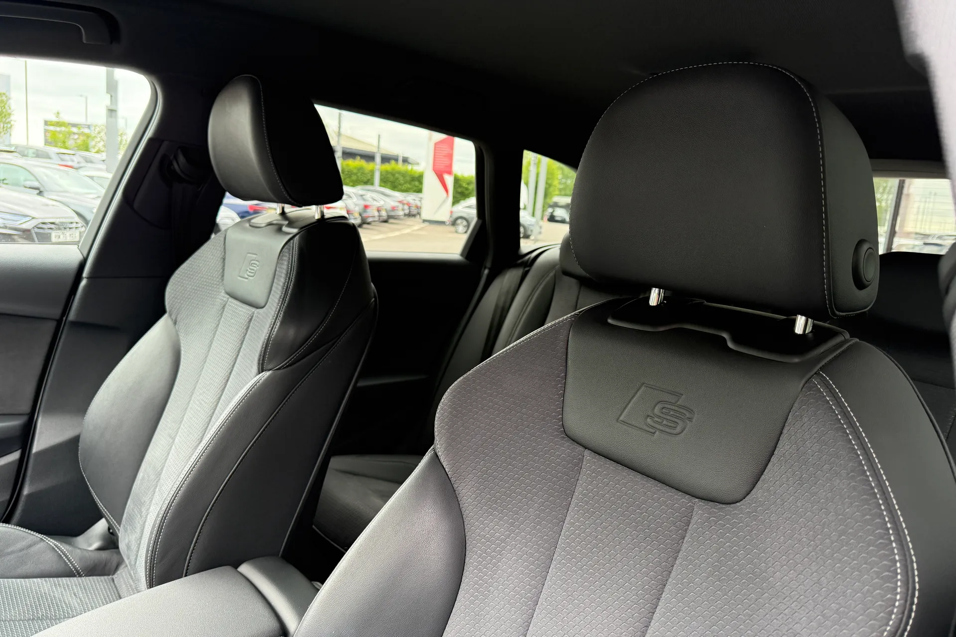Audi A4 thumbnail image number 39