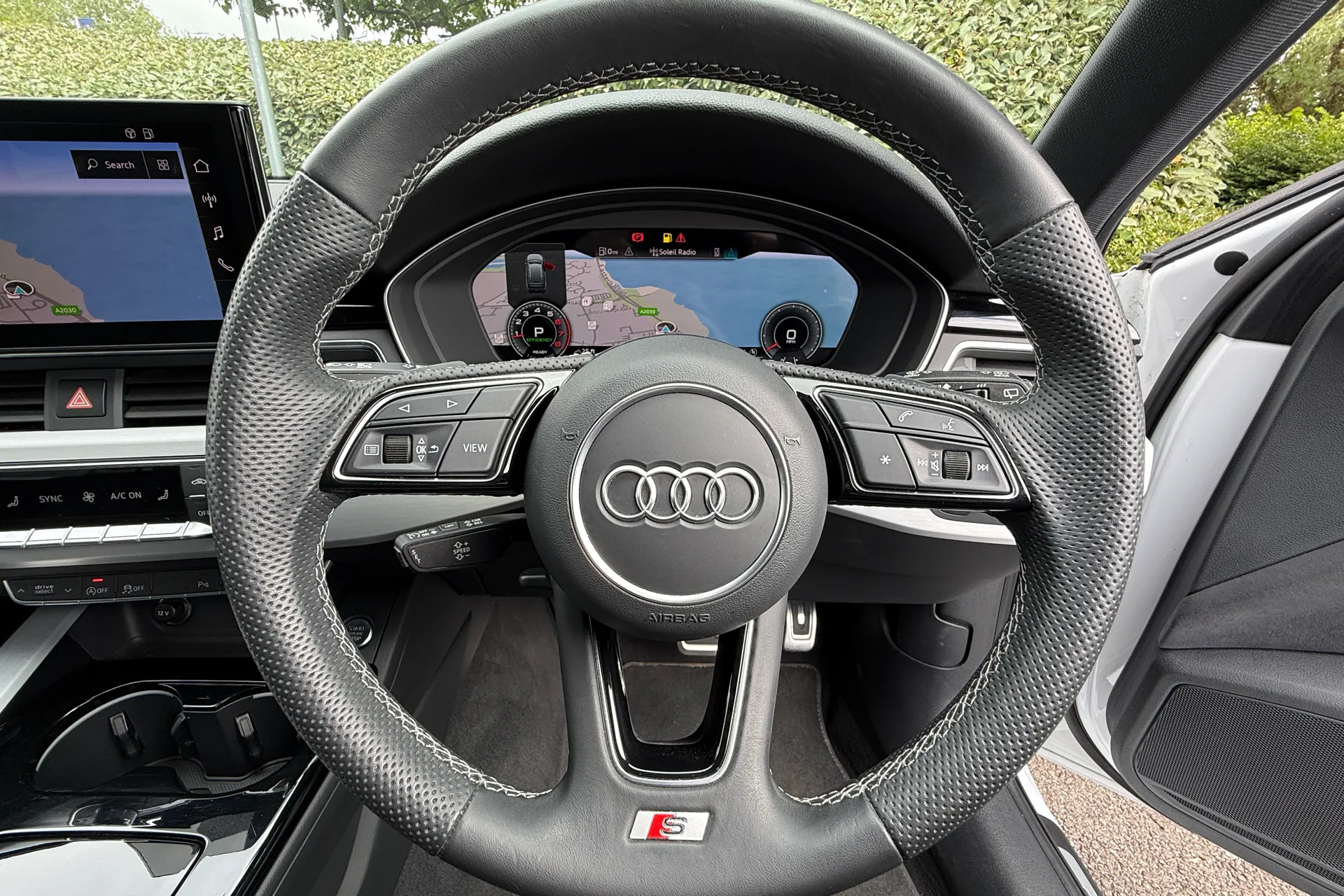 Audi A4 thumbnail image number 13