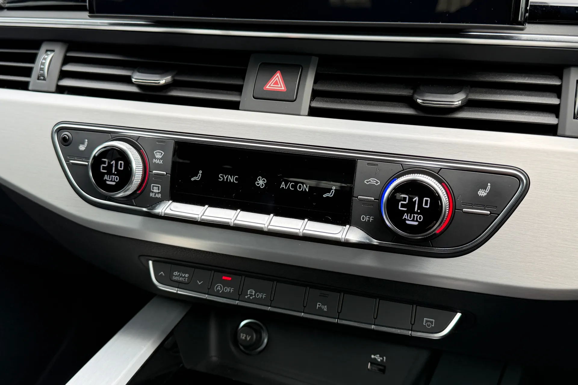 Audi A4 thumbnail image number 16