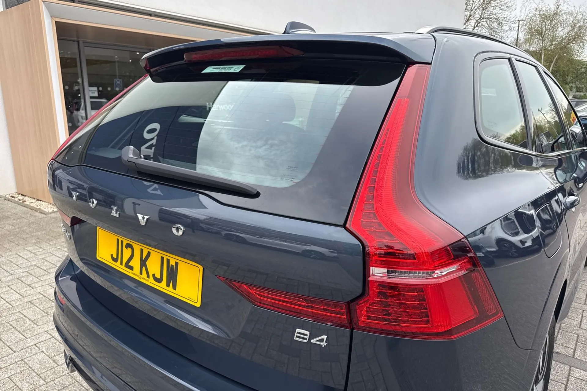 Volvo XC60 thumbnail image number 16