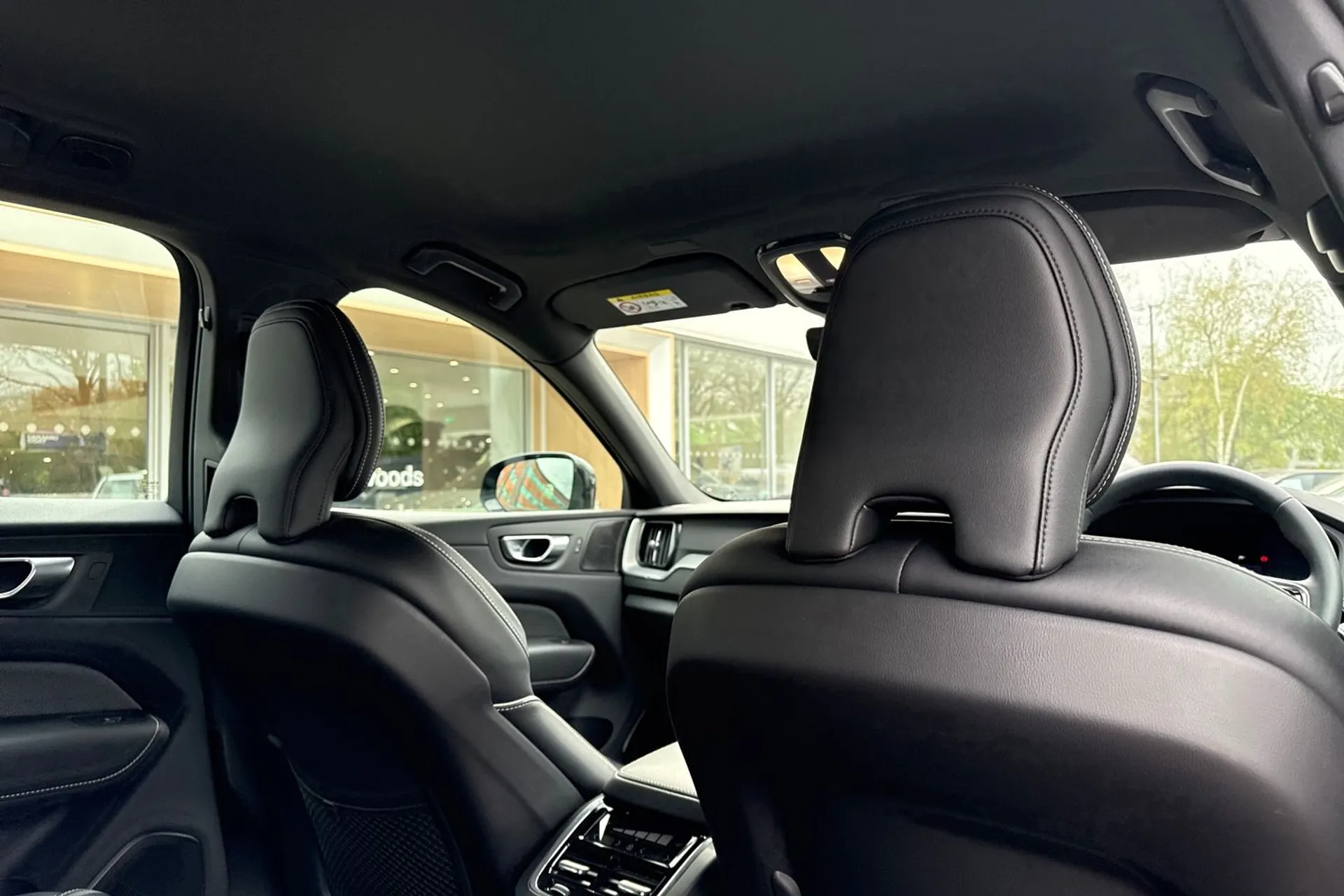 Volvo XC60 thumbnail image number 24