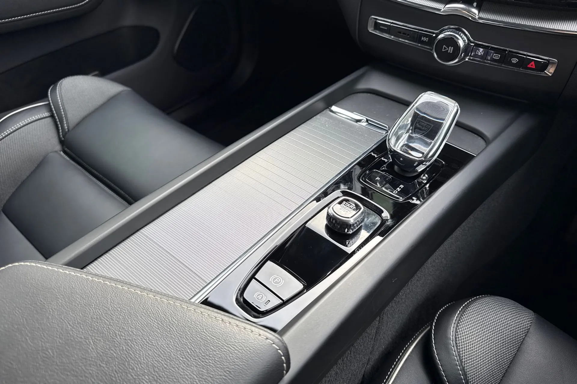 Volvo XC60 thumbnail image number 43