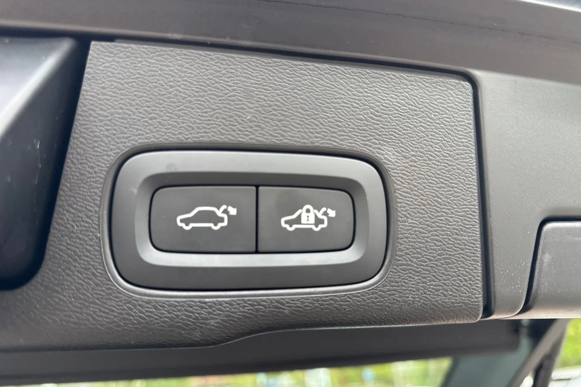 Volvo XC60 thumbnail image number 21