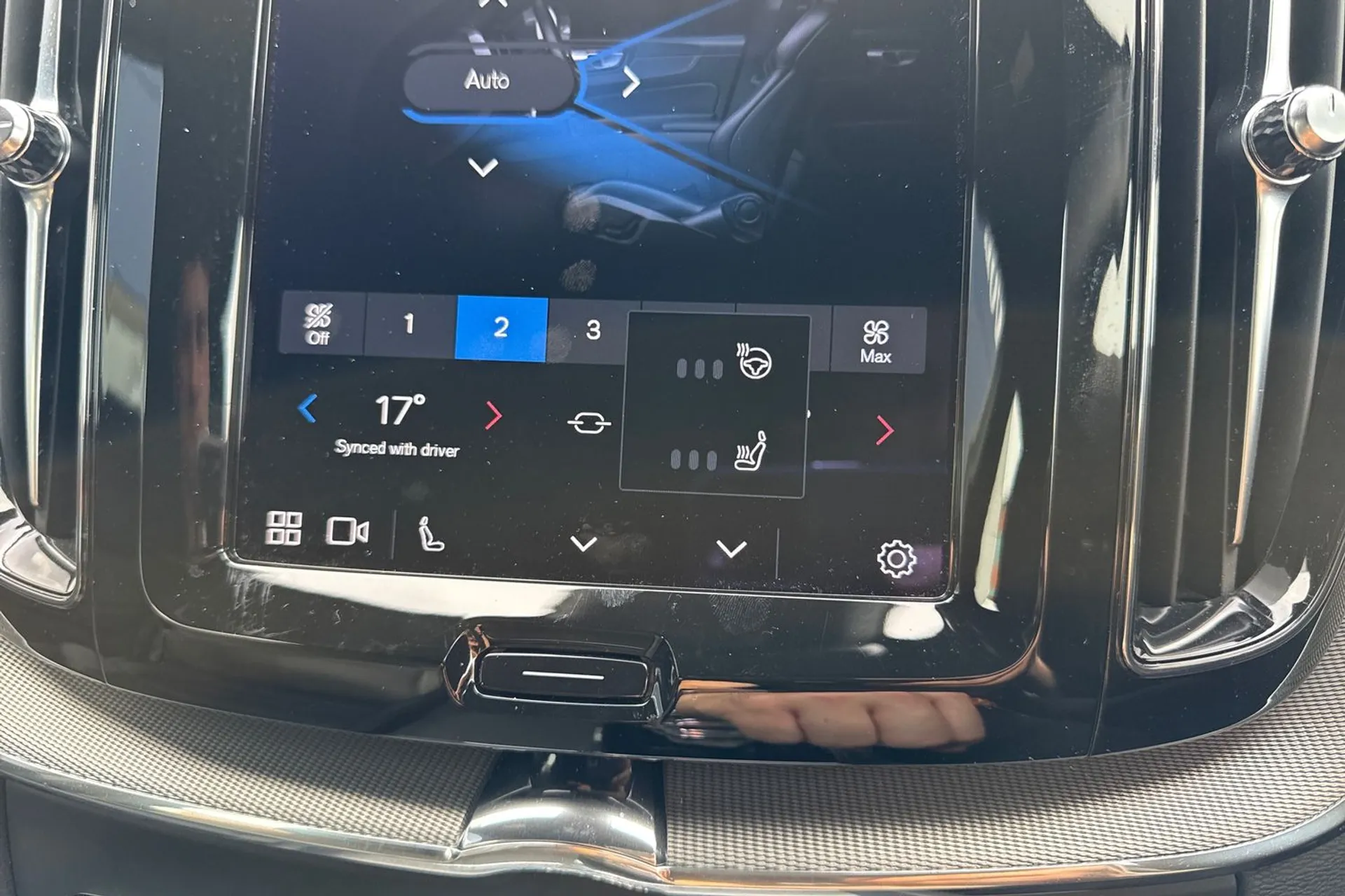 Volvo XC60 thumbnail image number 40