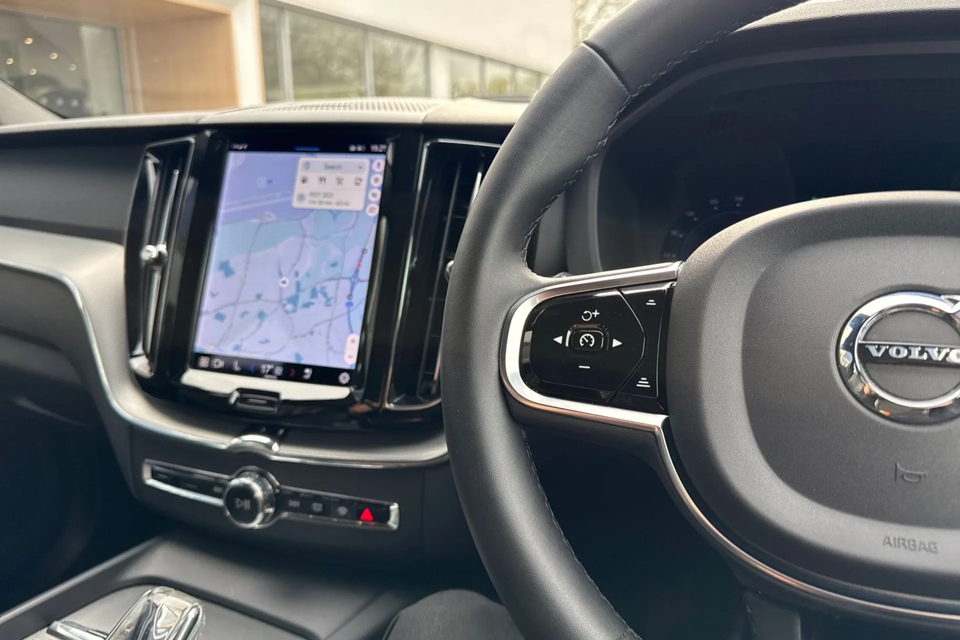 Volvo XC60 thumbnail image number 36