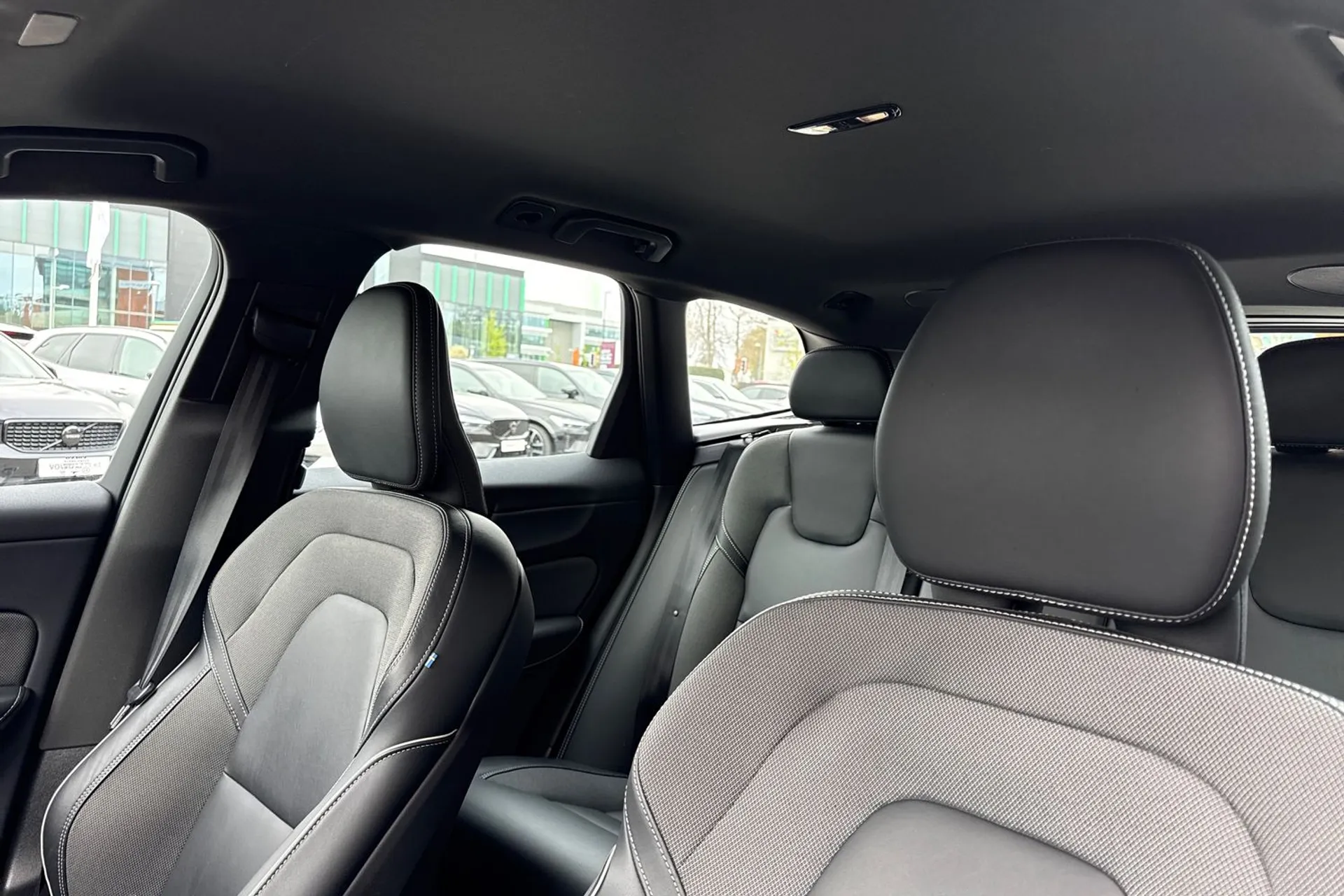 Volvo XC60 thumbnail image number 29