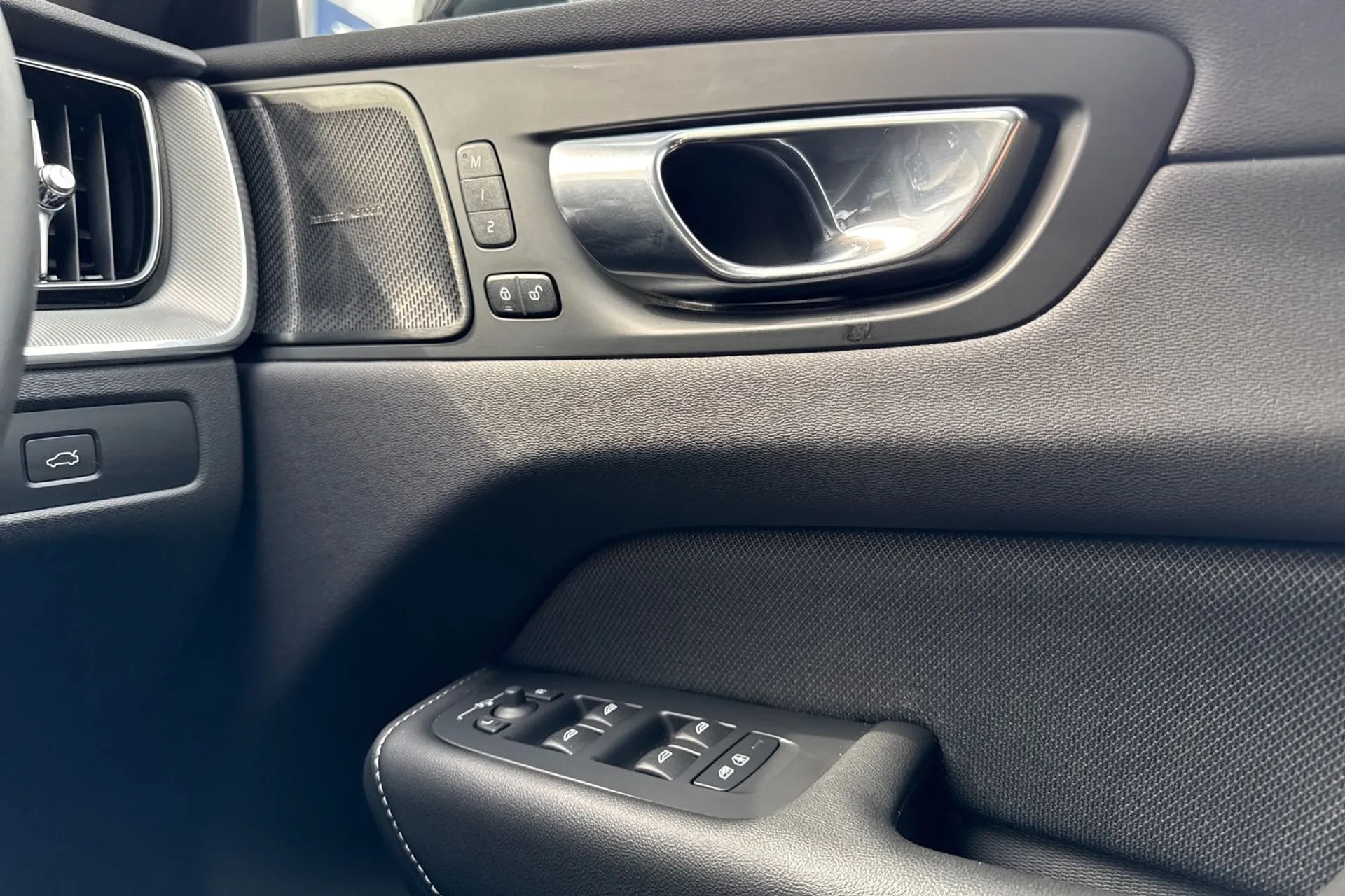 Volvo XC60 thumbnail image number 42