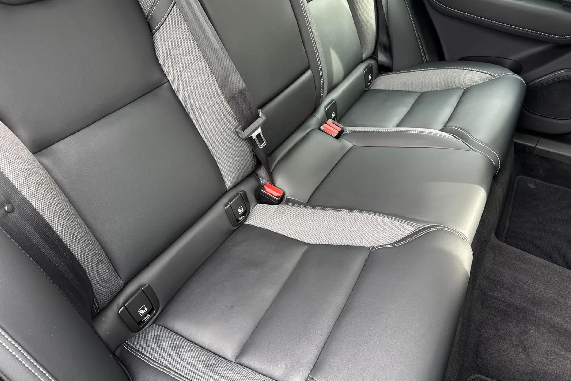 Volvo XC60 thumbnail image number 25